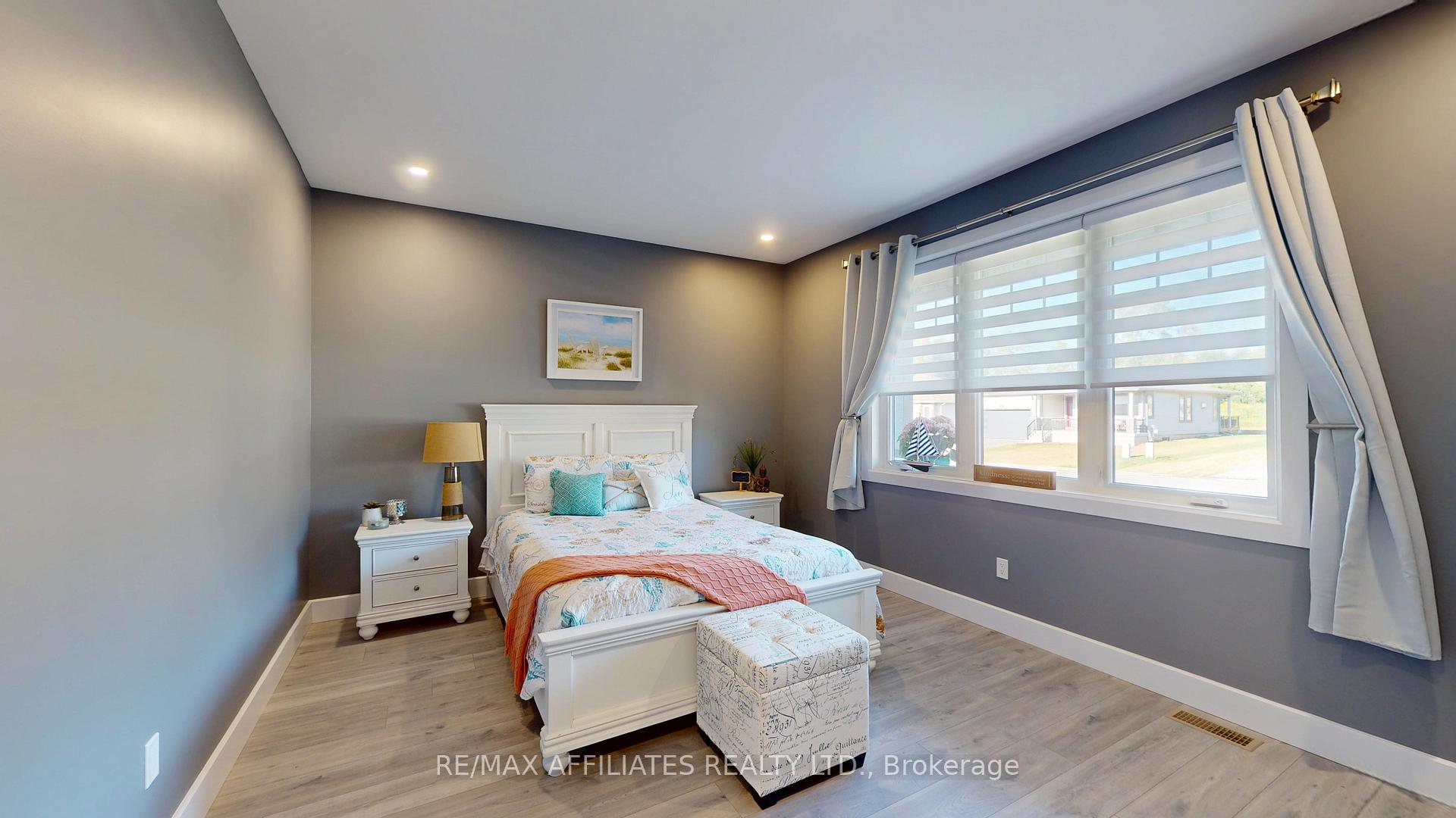 Photo 8 of 1066 Shearer Drive, Brockville — HOMEH