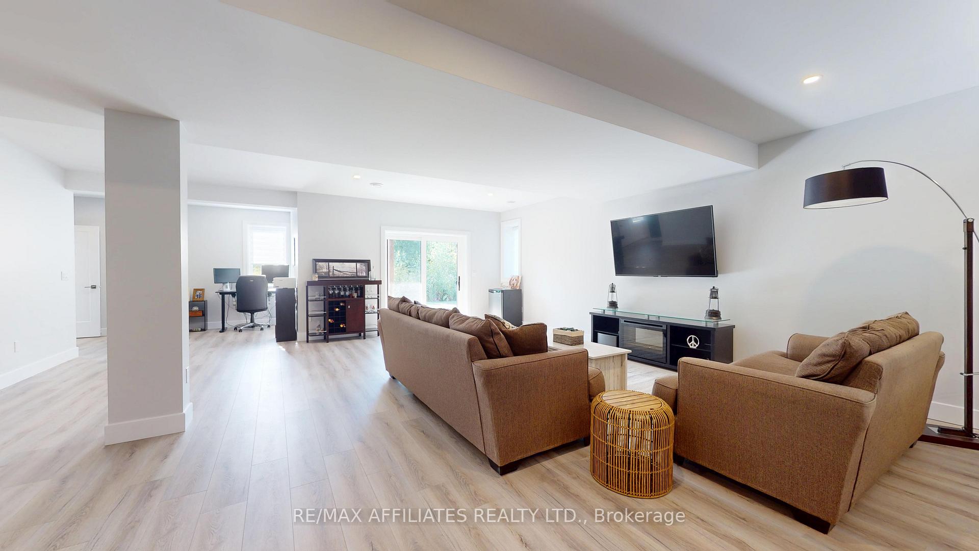 Photo 21 of 1066 Shearer Drive, Brockville — HOMEH