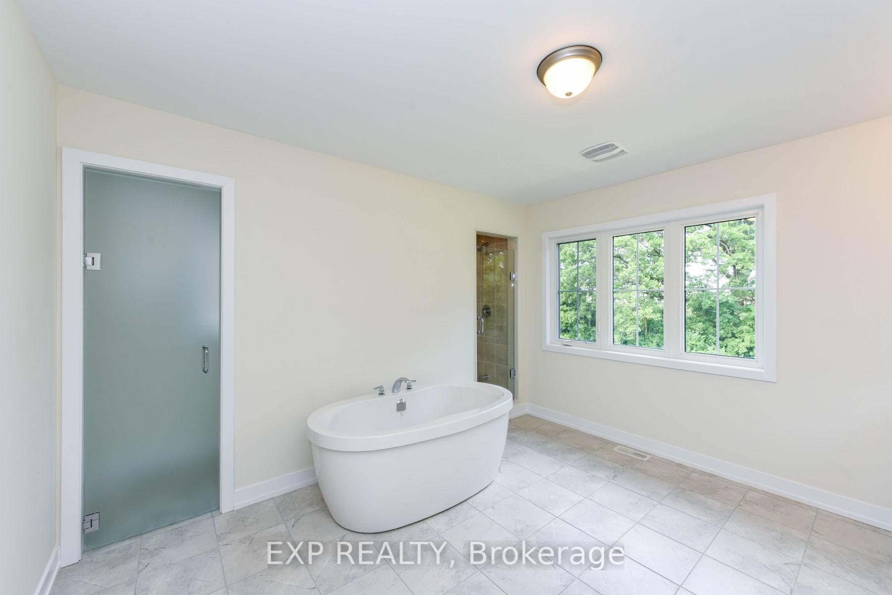 Photo 5 of 1431 wellwood Terrace, Milton, Cobban — HOMEH