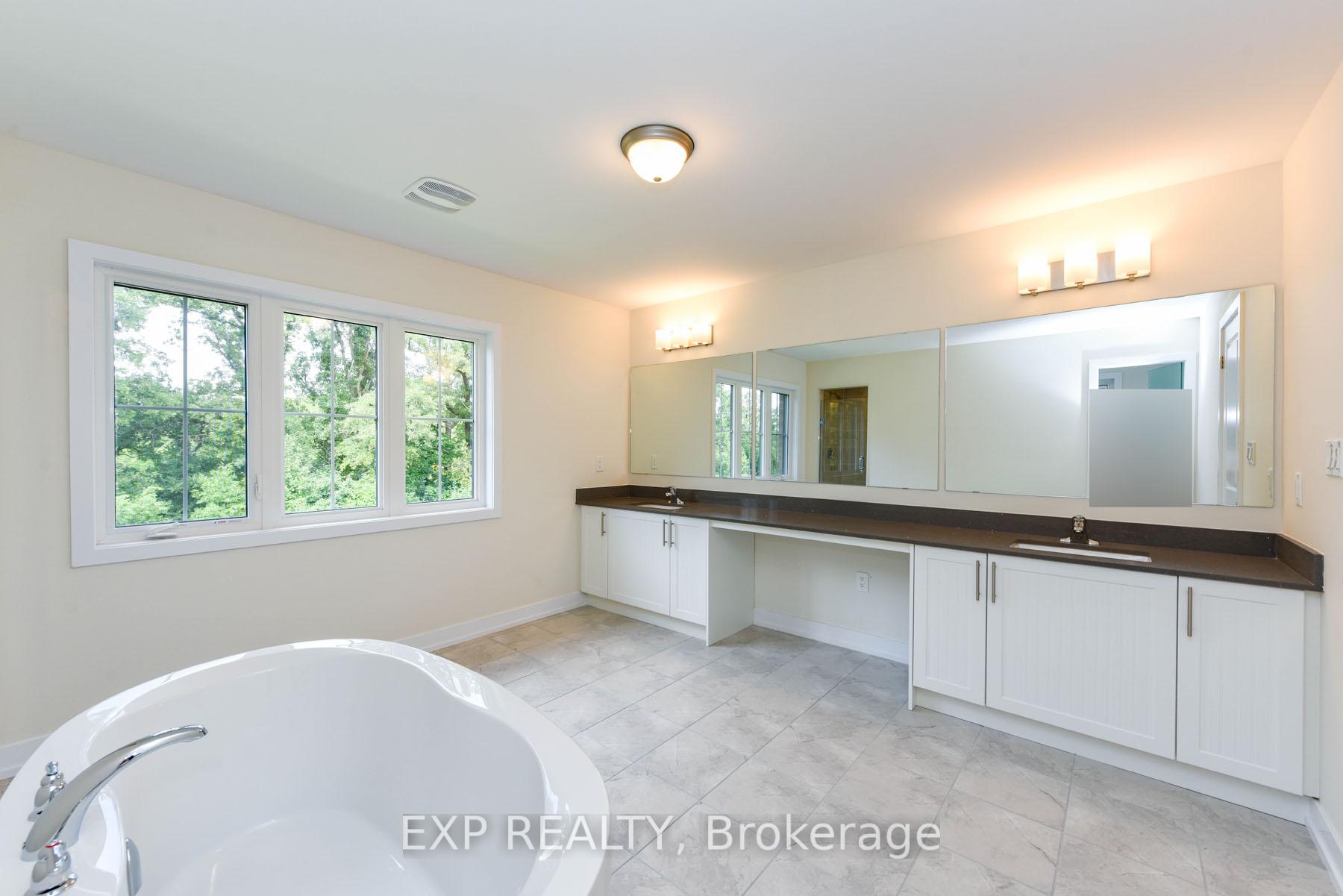 Photo 6 of 1431 wellwood Terrace, Milton, Cobban — HOMEH