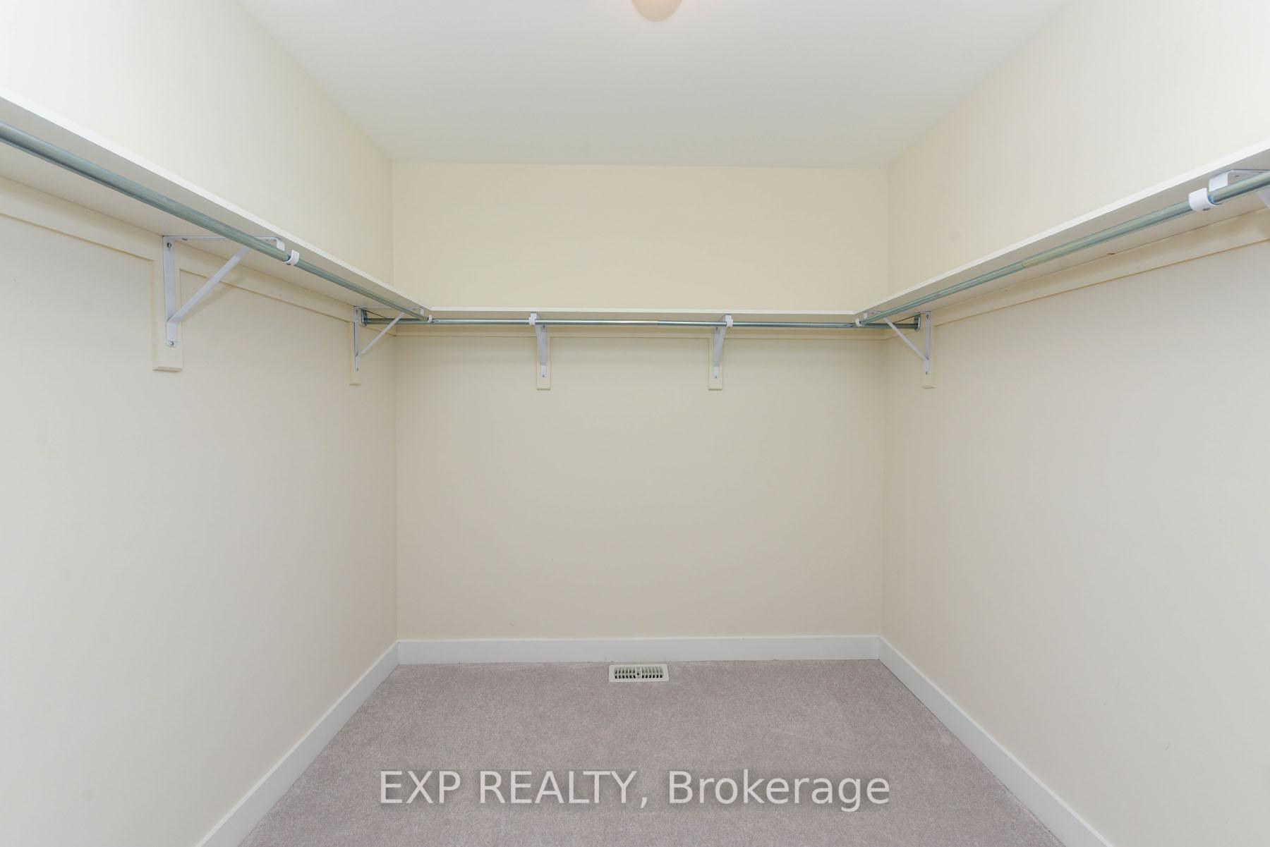 Photo 7 of 1431 wellwood Terrace, Milton, Cobban — HOMEH