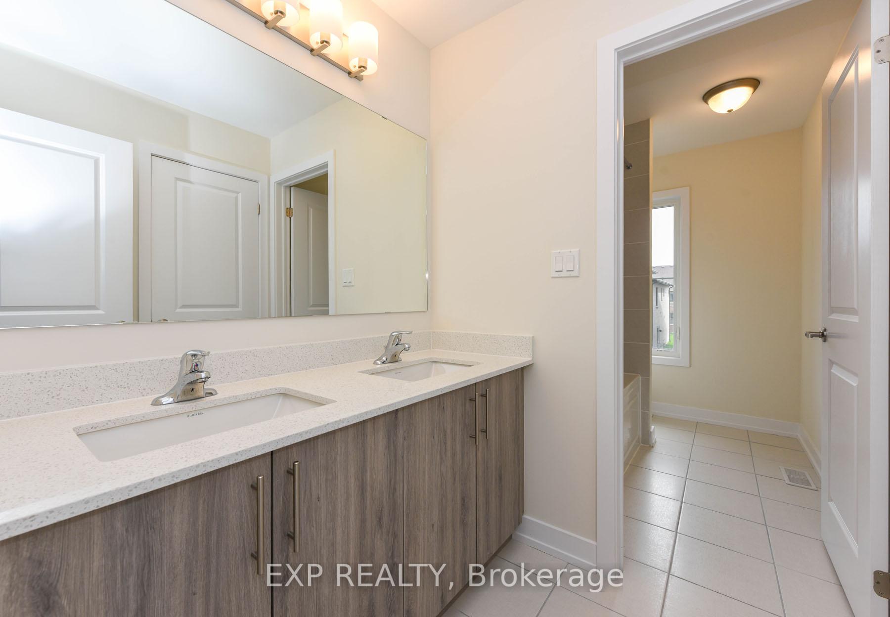 Photo 11 of 1431 wellwood Terrace, Milton, Cobban — HOMEH