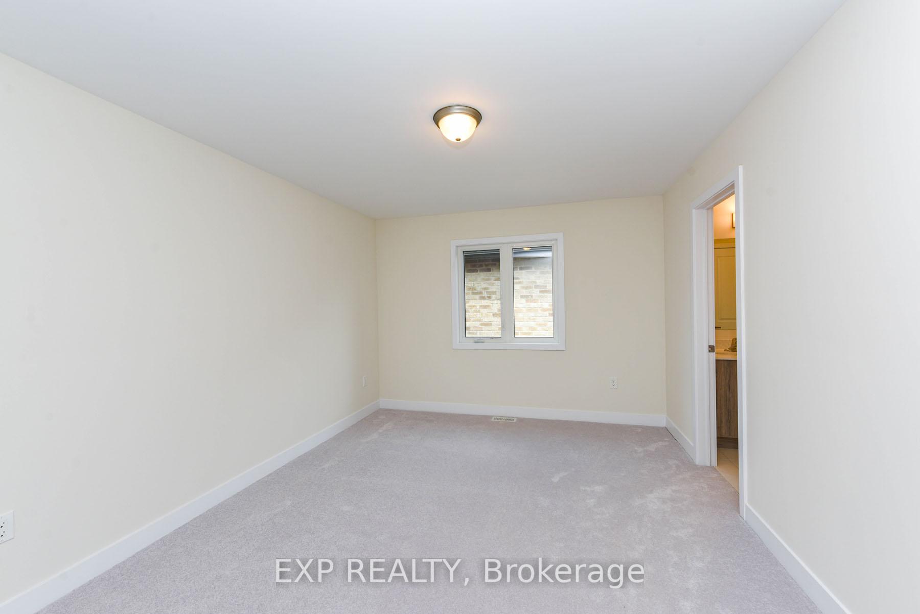 Photo 12 of 1431 wellwood Terrace, Milton, Cobban — HOMEH