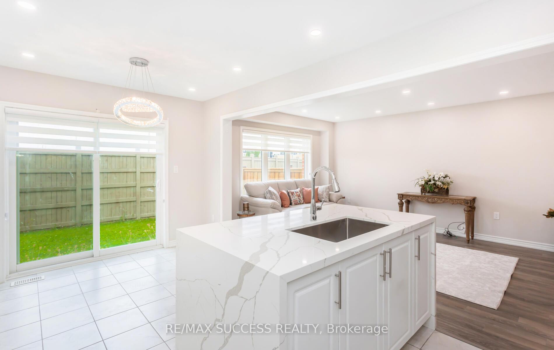 Photo 6 of 622 laking Terrace, Milton, Clarke — HOMEH