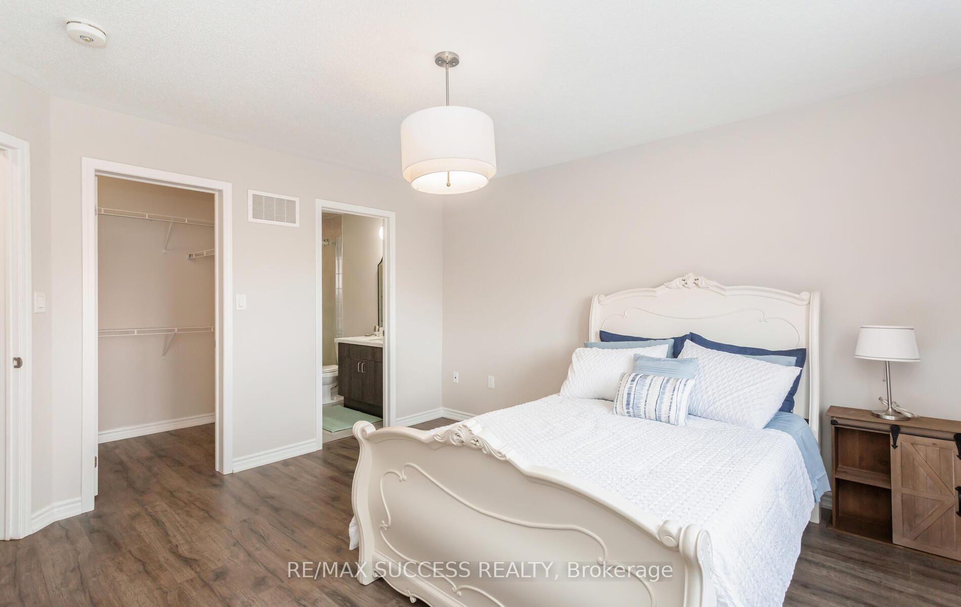 Photo 9 of 622 laking Terrace, Milton, Clarke — HOMEH