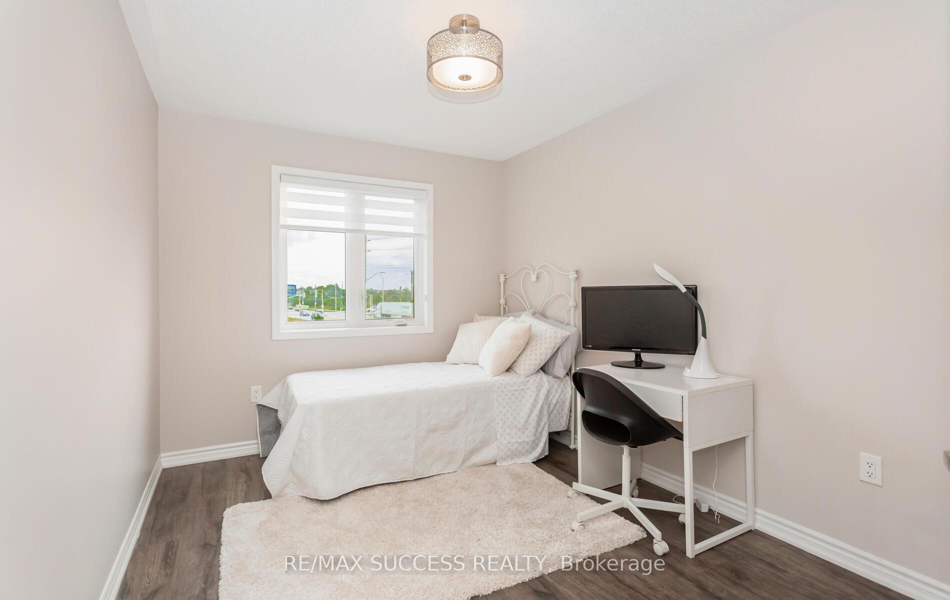 Photo 10 of 622 laking Terrace, Milton, Clarke — HOMEH