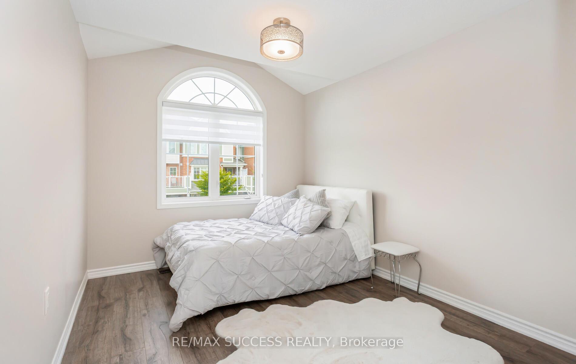 Photo 12 of 622 laking Terrace, Milton, Clarke — HOMEH