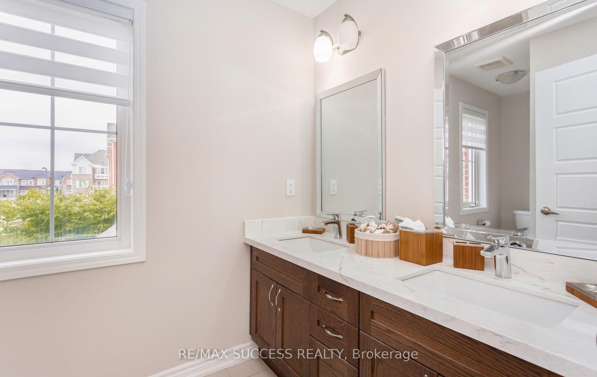 Photo 13 of 622 laking Terrace, Milton, Clarke — HOMEH