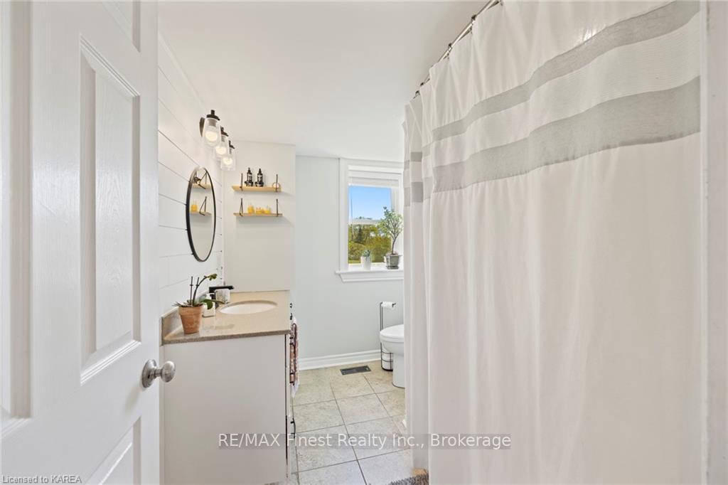 Photo 7 of 2232 Woodburn Road, Kingston, City North of 401 — HOMEH