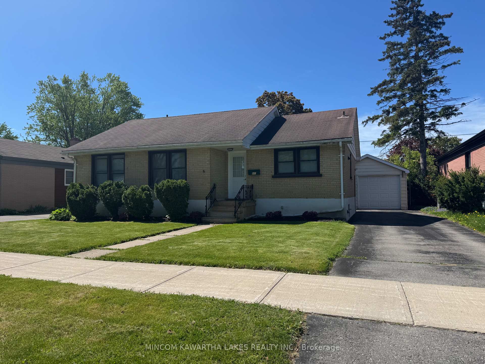 Front of 641 Harold Drive