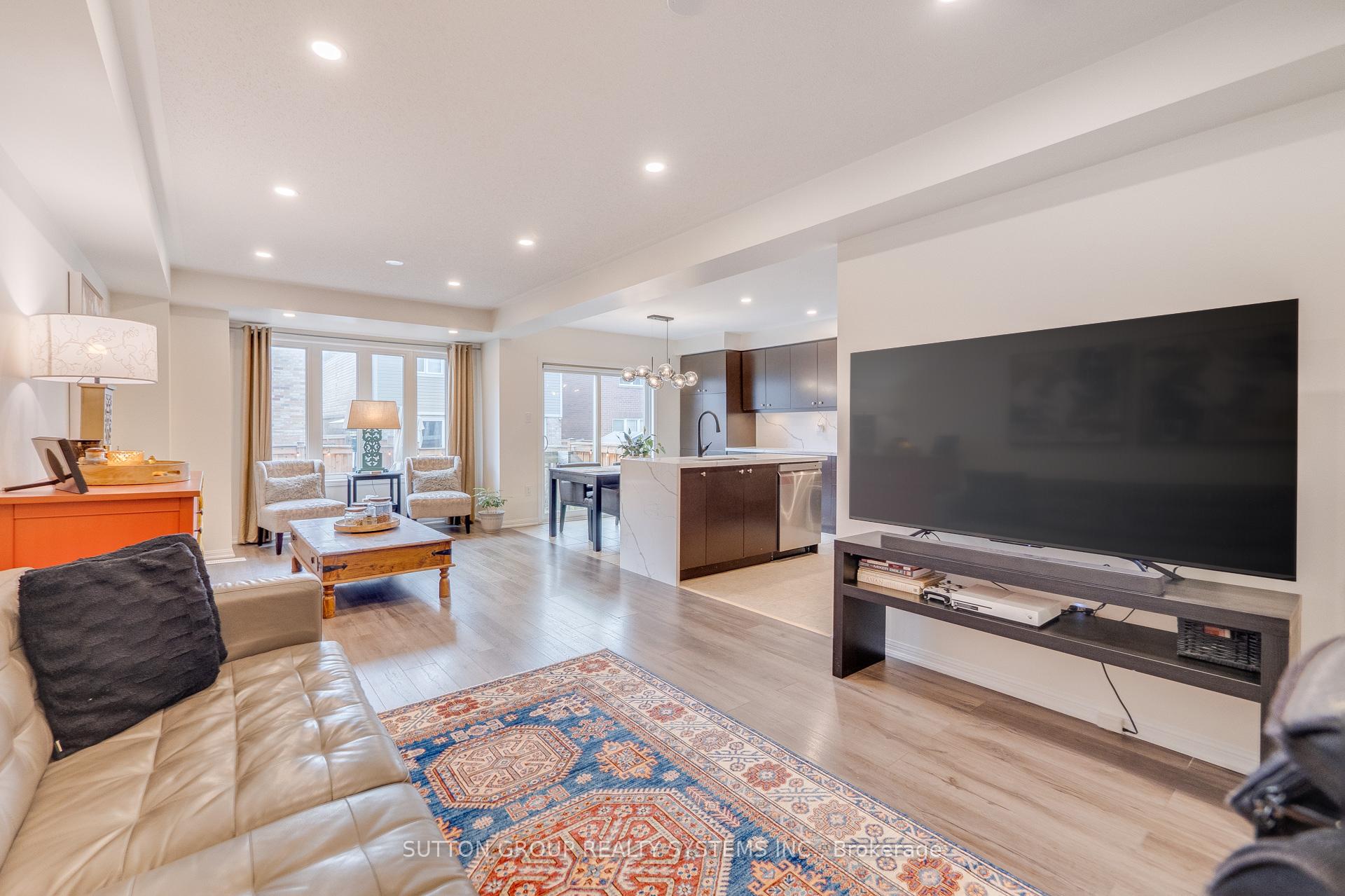Photo 7 of 299 Mortimer Crescent, Milton, Harrison — HOMEH