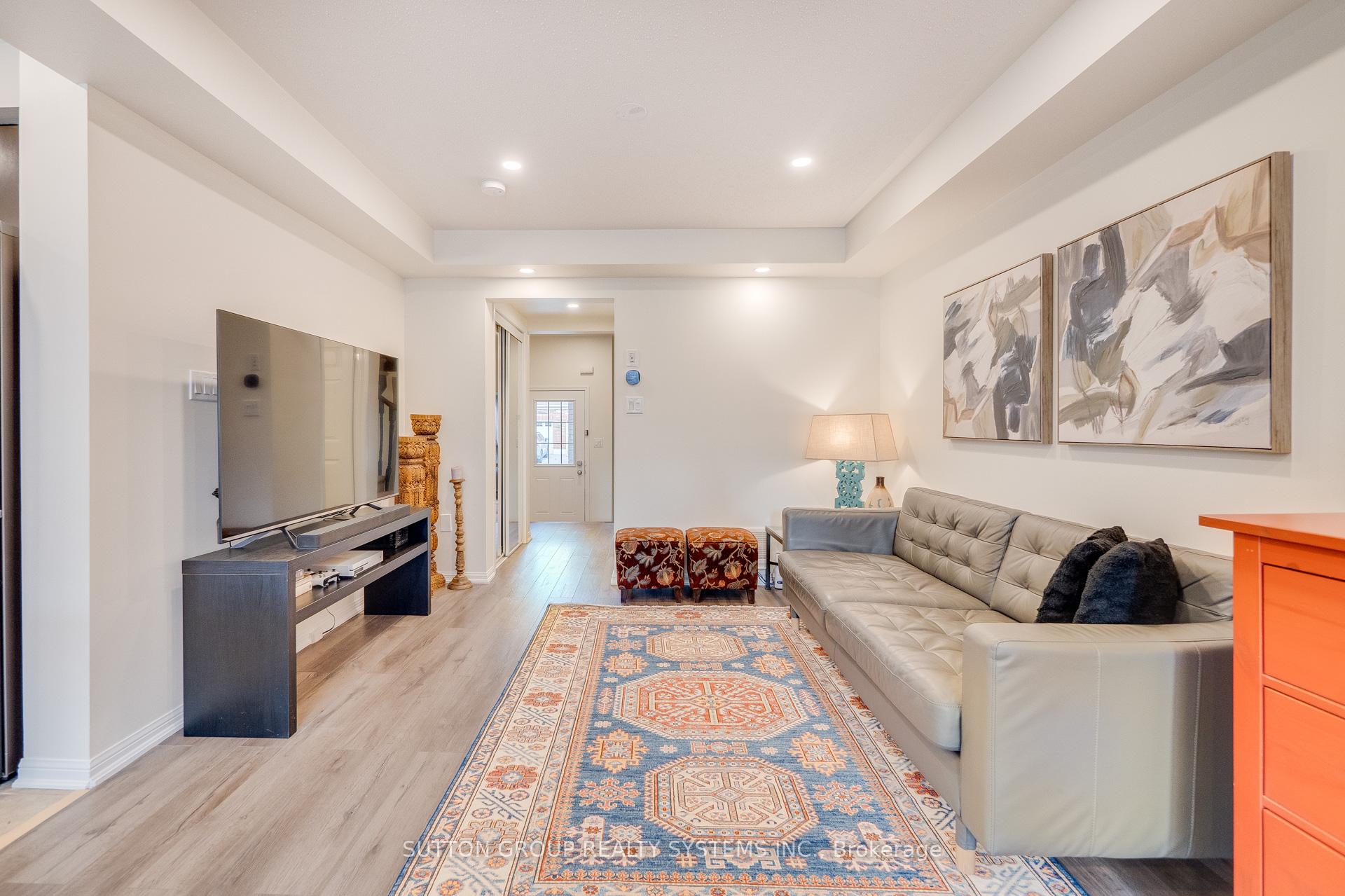 Photo 8 of 299 Mortimer Crescent, Milton, Harrison — HOMEH