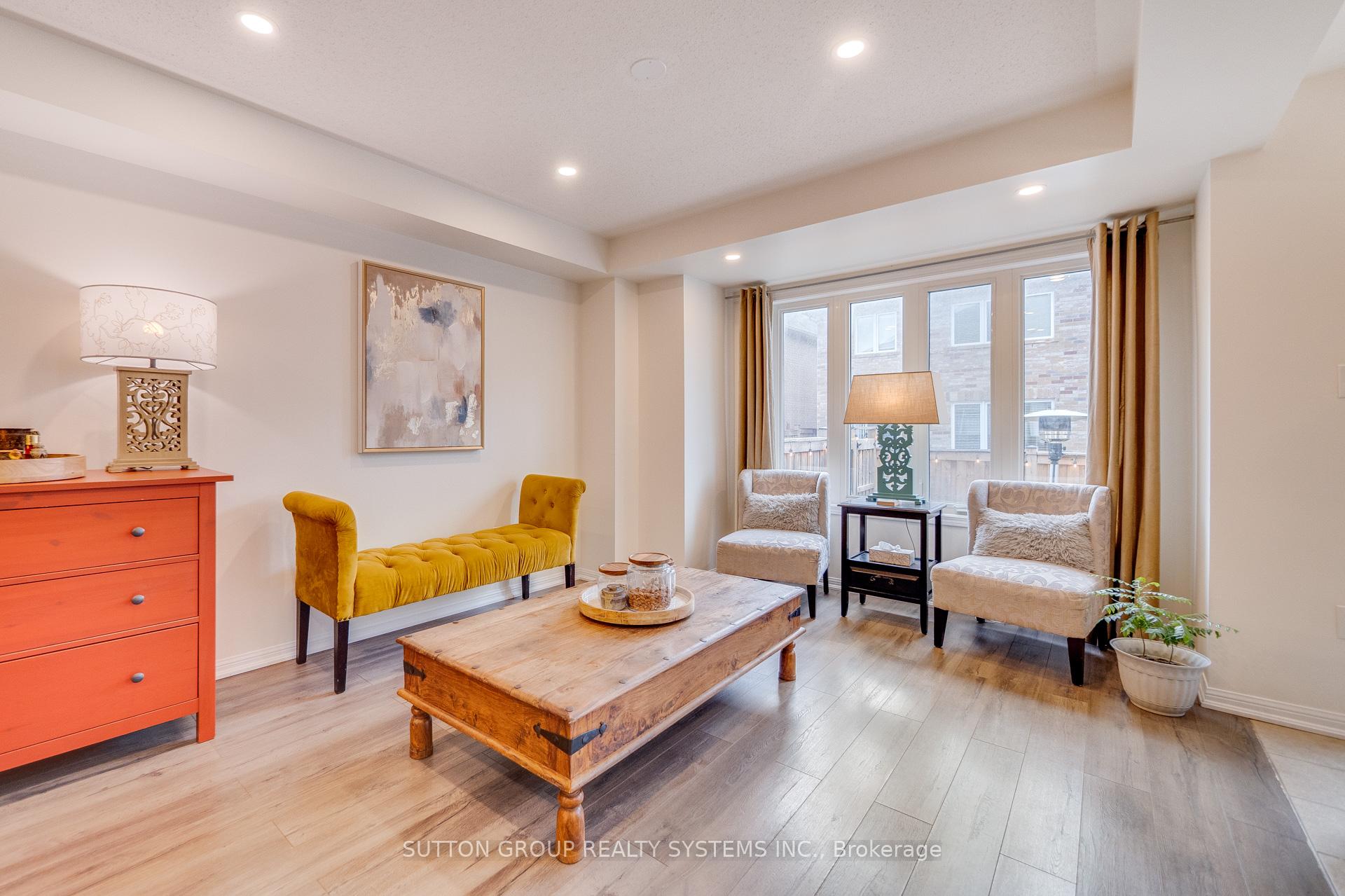 Photo 9 of 299 Mortimer Crescent, Milton, Harrison — HOMEH