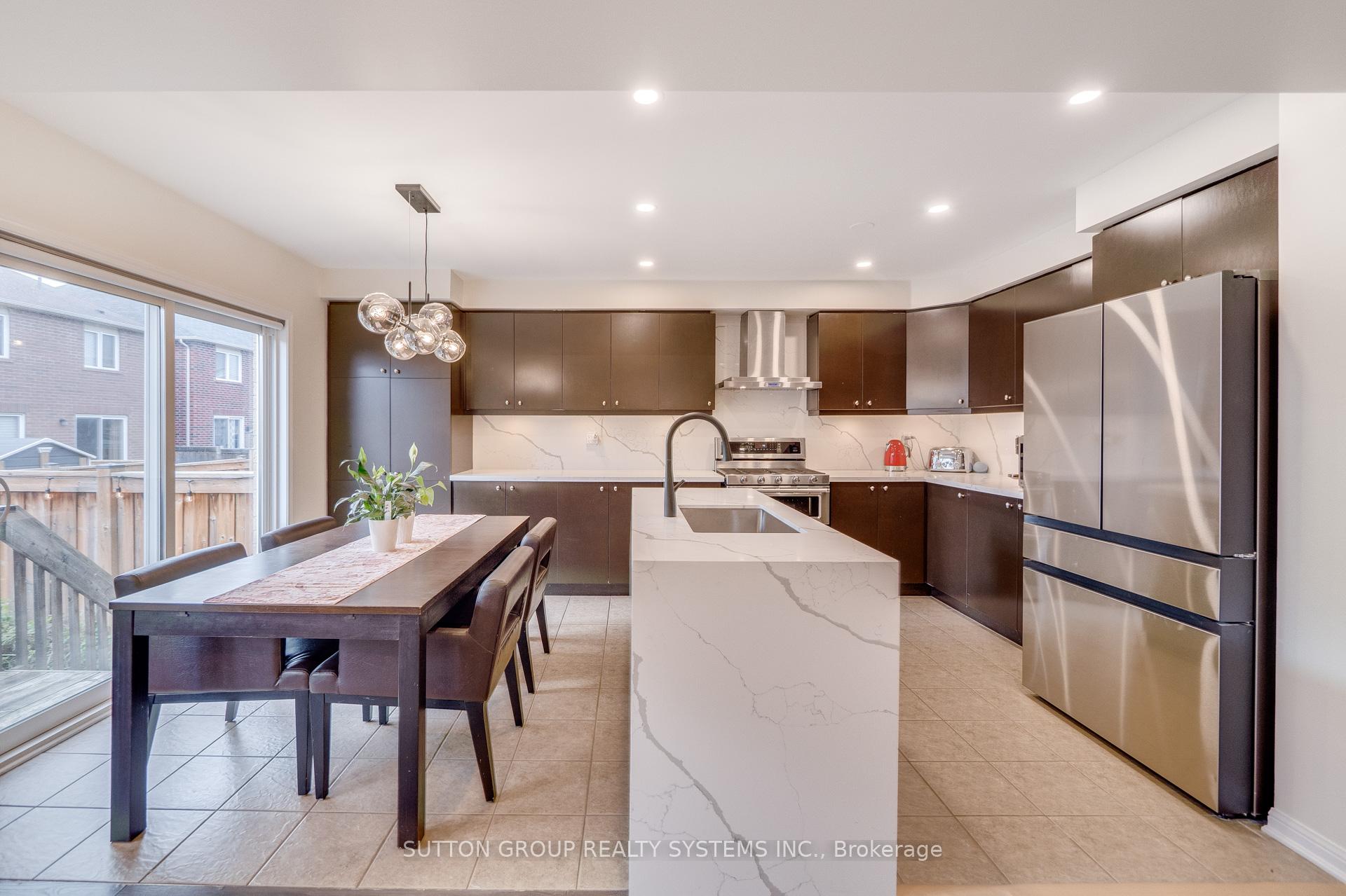 Photo 12 of 299 Mortimer Crescent, Milton, Harrison — HOMEH