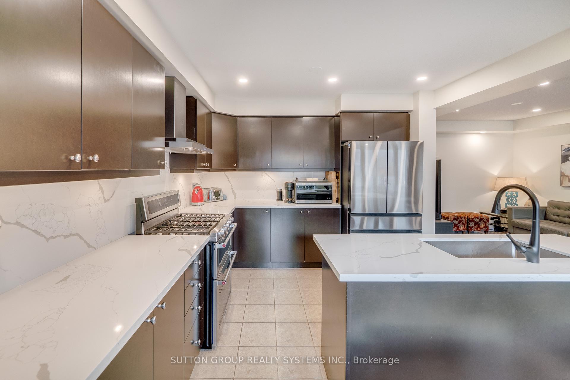 Photo 14 of 299 Mortimer Crescent, Milton, Harrison — HOMEH