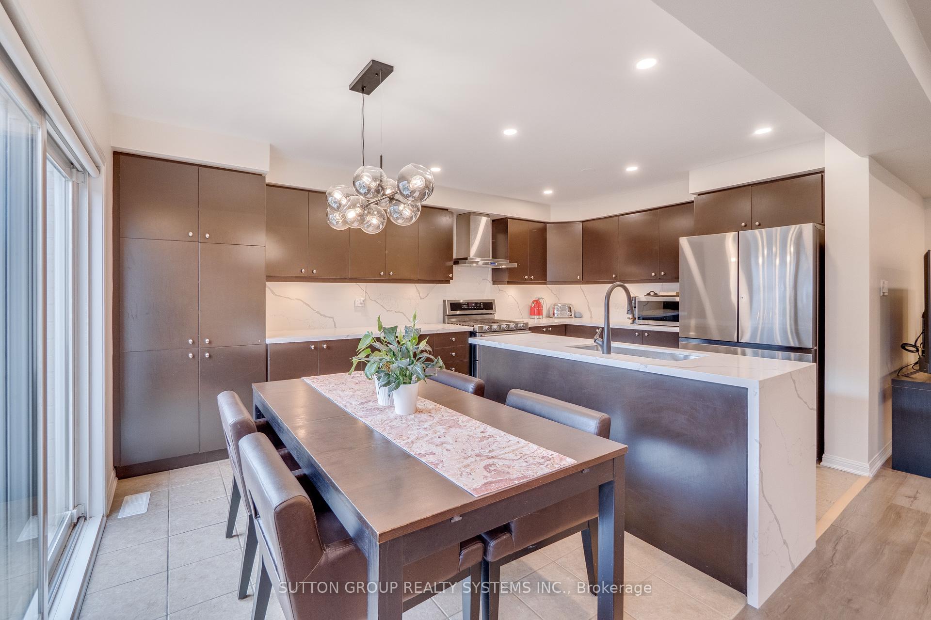 Photo 16 of 299 Mortimer Crescent, Milton, Harrison — HOMEH