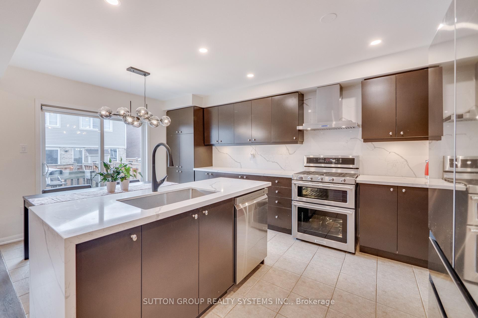 Photo 18 of 299 Mortimer Crescent, Milton, Harrison — HOMEH