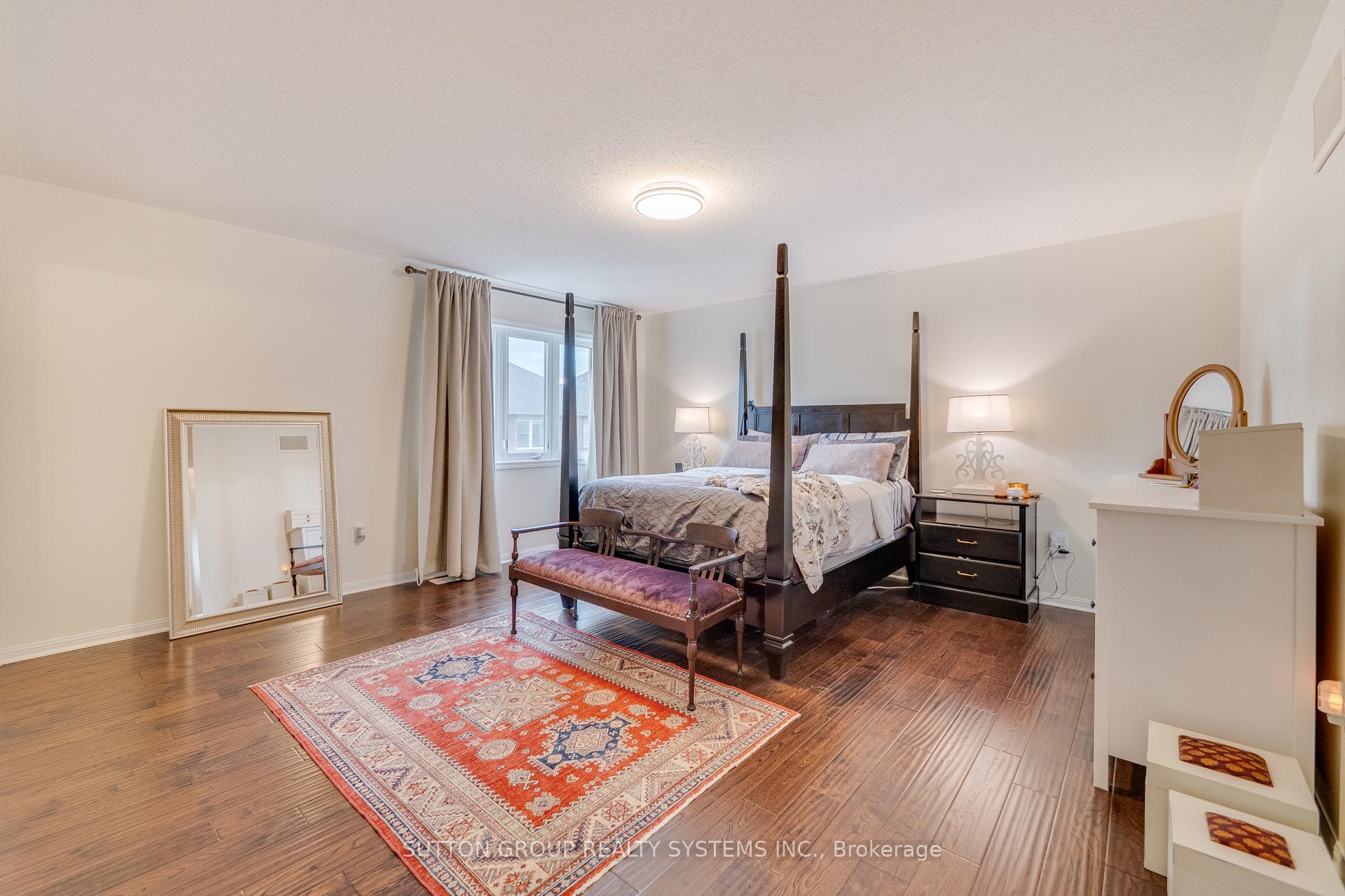 Photo 21 of 299 Mortimer Crescent, Milton, Harrison — HOMEH