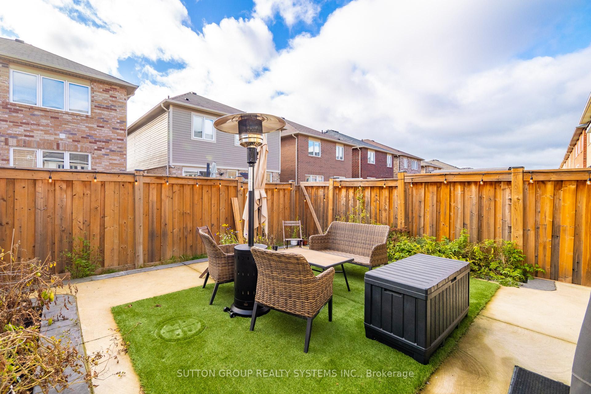 Photo 33 of 299 Mortimer Crescent, Milton, Harrison — HOMEH