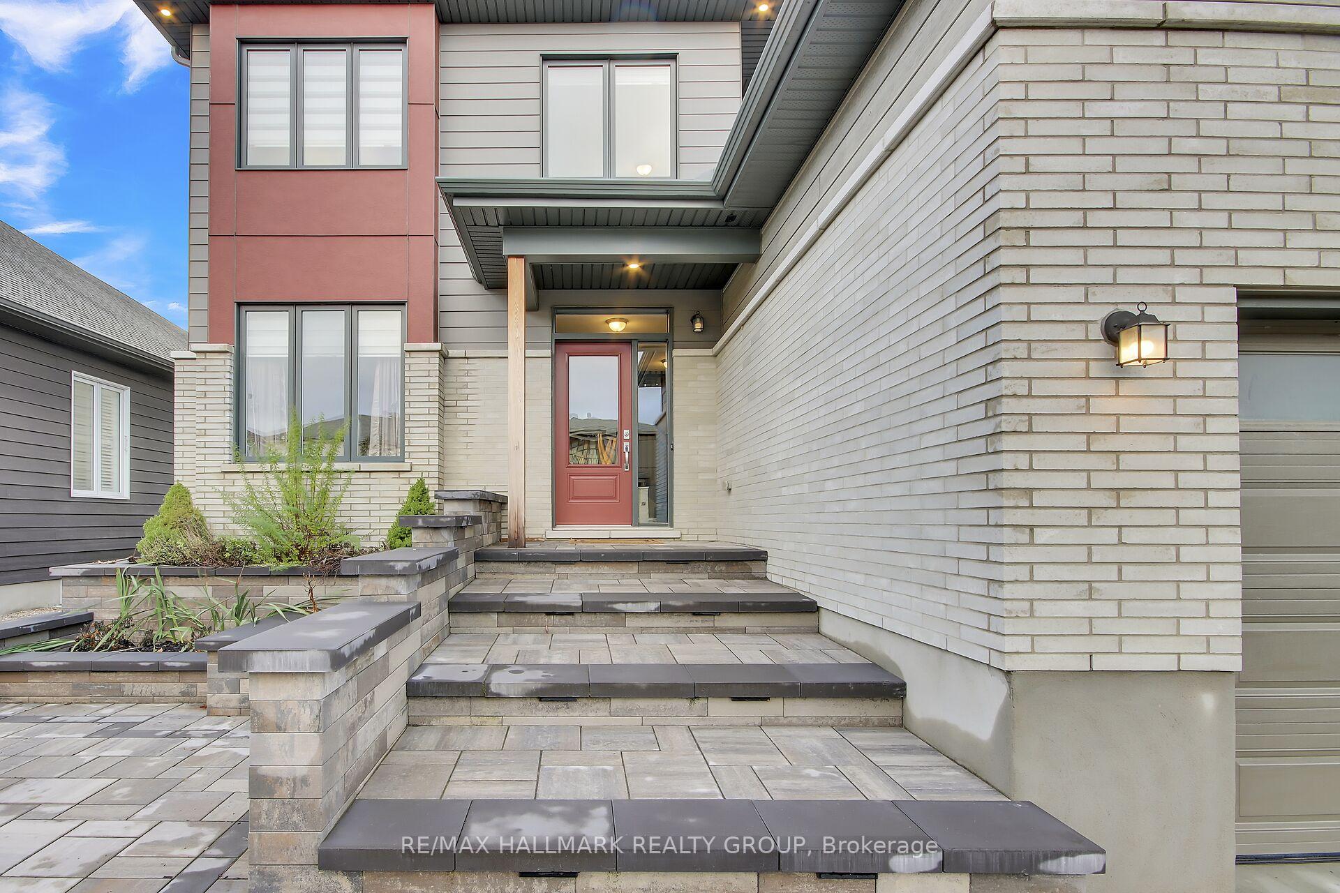 Photo 2 of 77 Axel Crescent, Ottawa, Kanata - Emerald Meadows/Trailwest — HOMEH