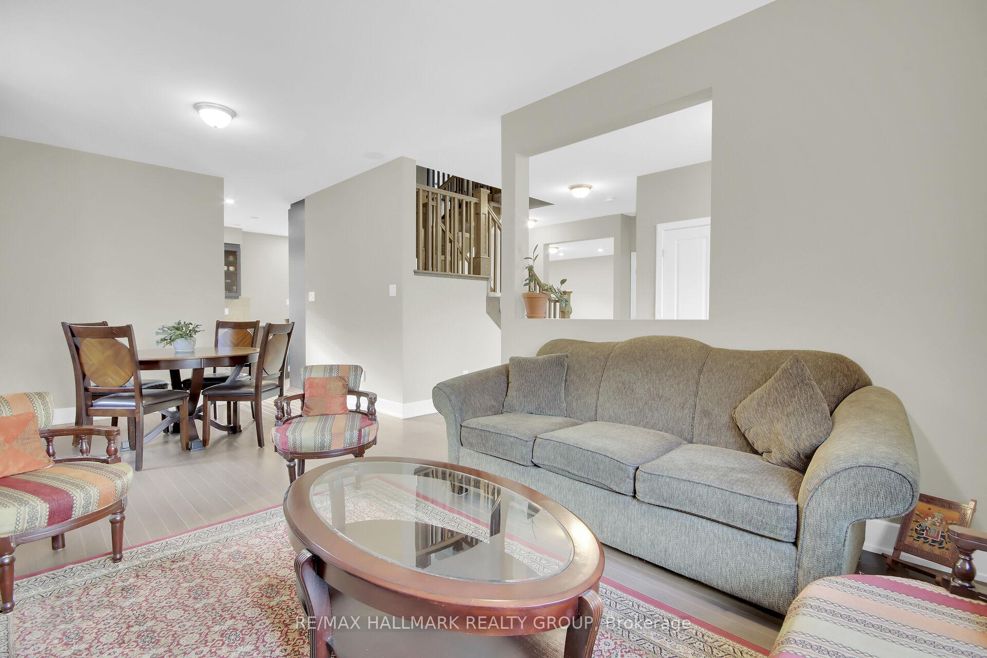 Photo 5 of 77 Axel Crescent, Ottawa, Kanata - Emerald Meadows/Trailwest — HOMEH