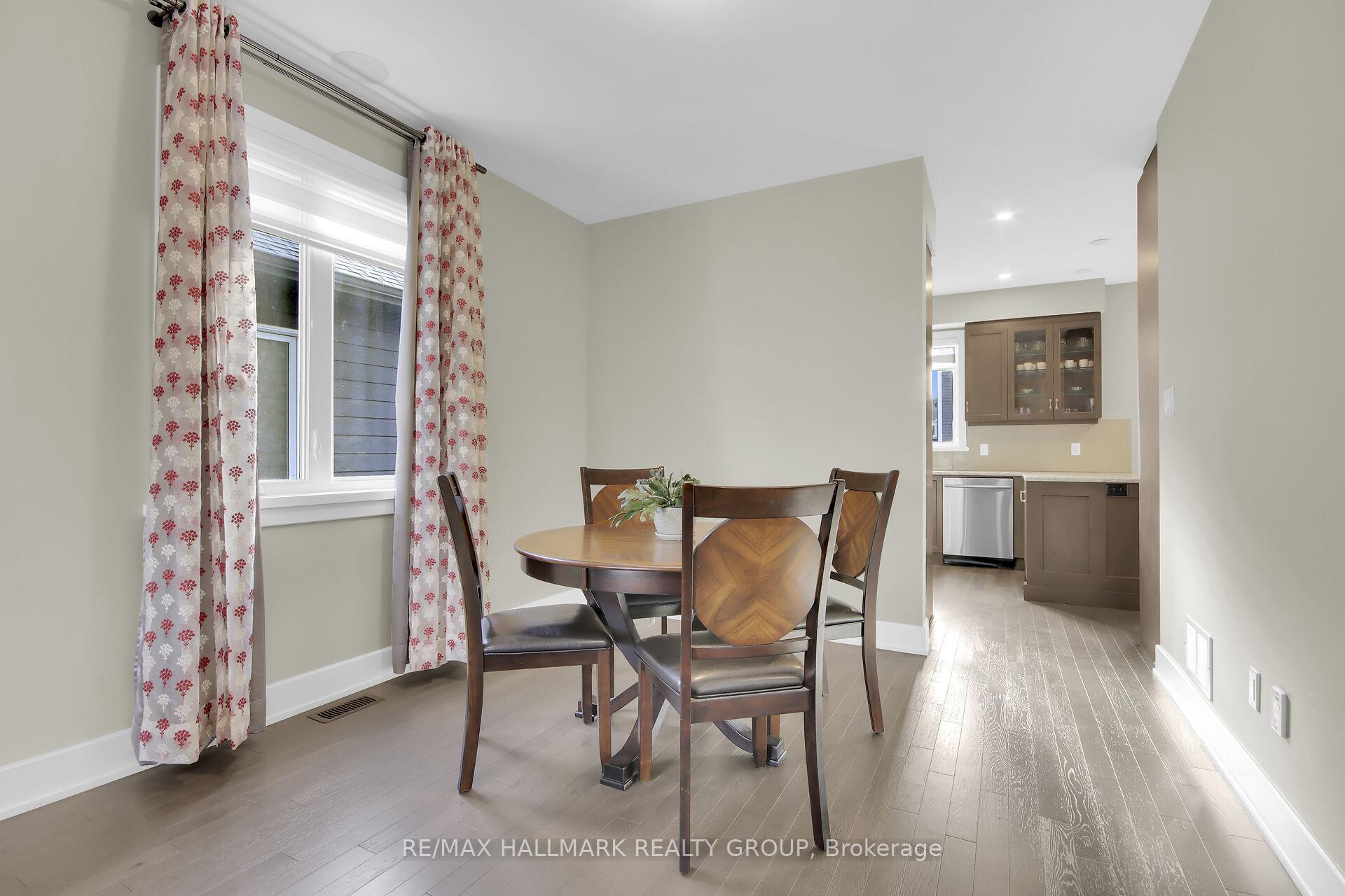 Photo 6 of 77 Axel Crescent, Ottawa, Kanata - Emerald Meadows/Trailwest — HOMEH