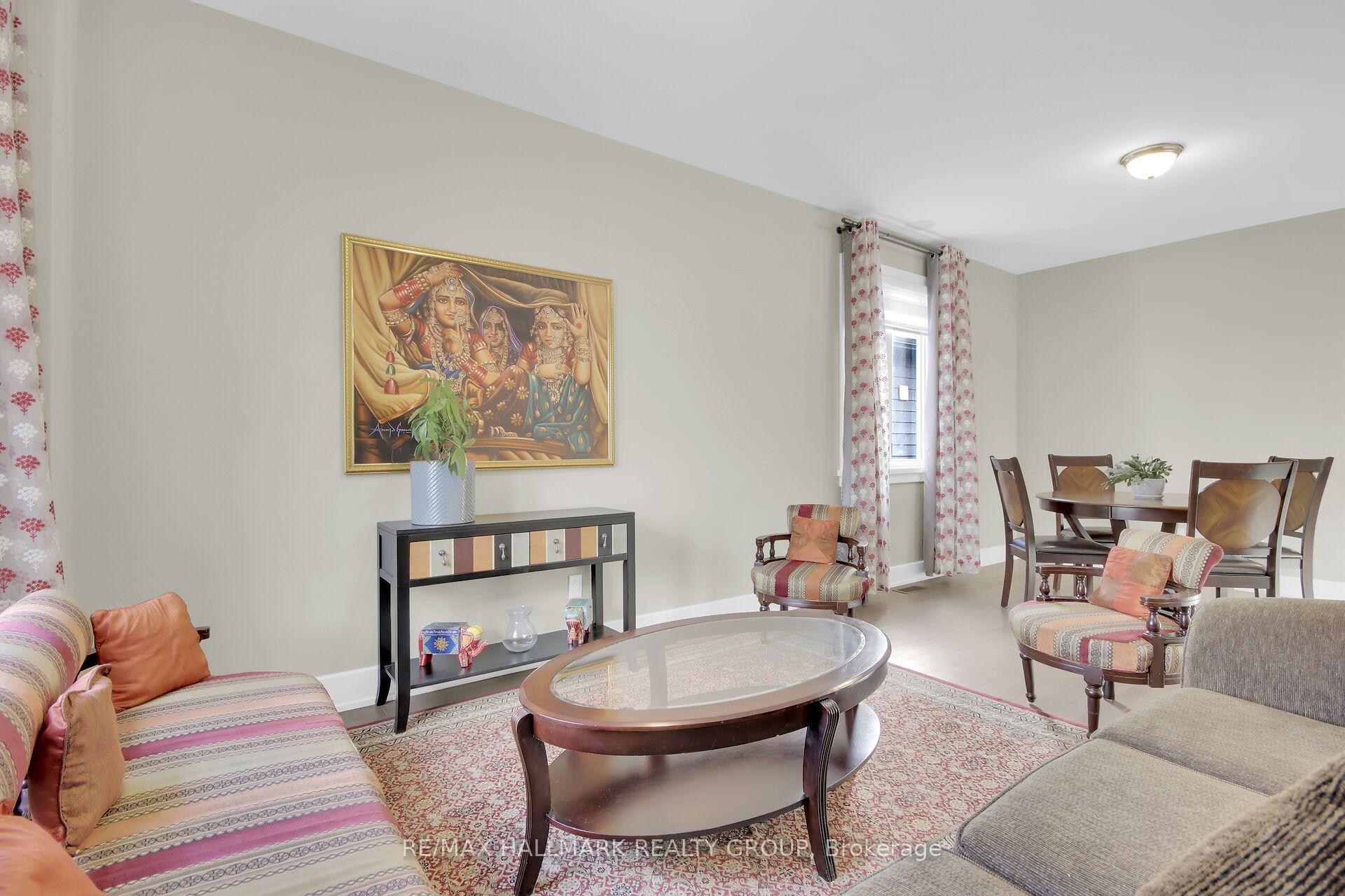 Photo 7 of 77 Axel Crescent, Ottawa, Kanata - Emerald Meadows/Trailwest — HOMEH