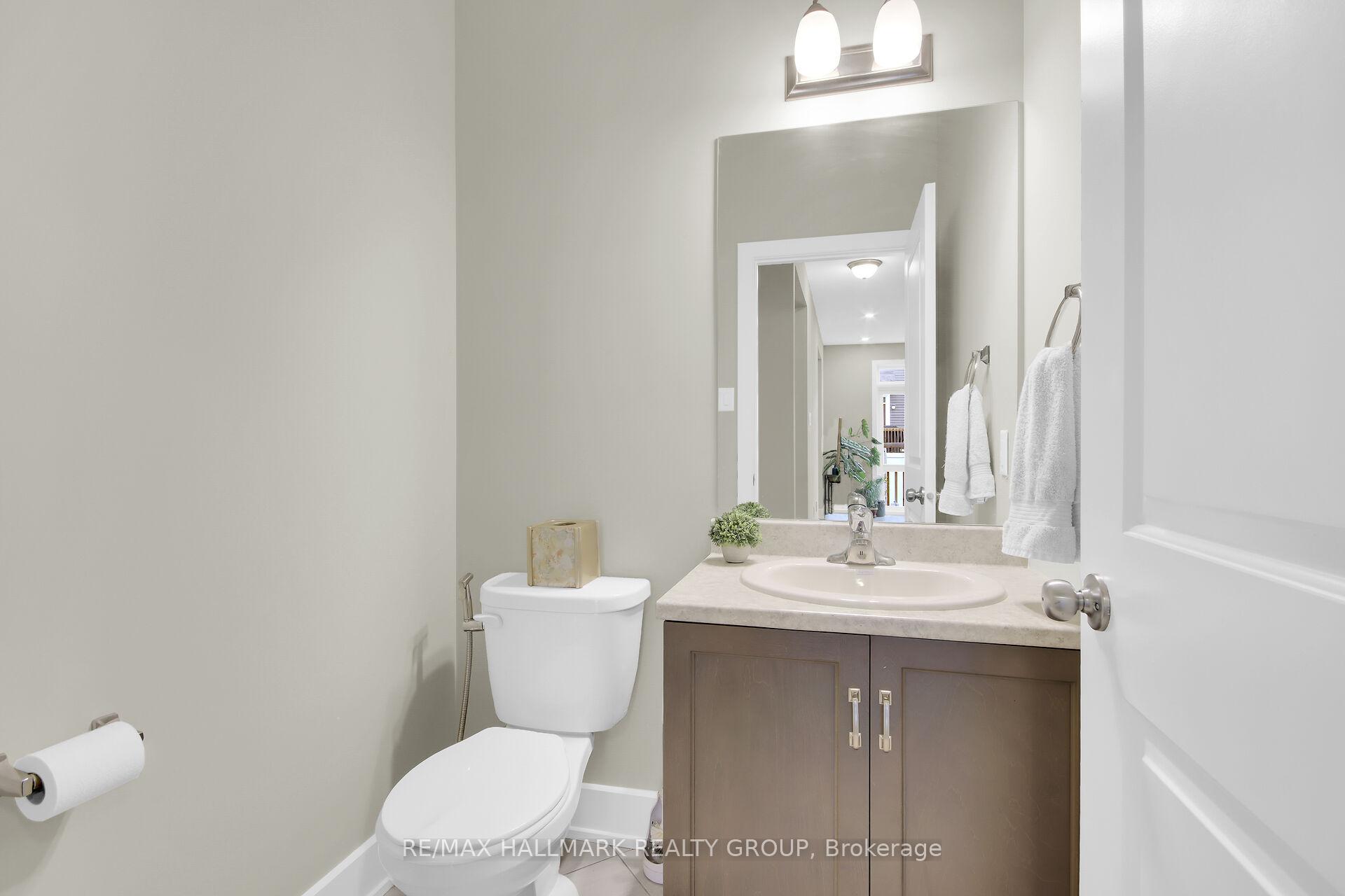 Photo 8 of 77 Axel Crescent, Ottawa, Kanata - Emerald Meadows/Trailwest — HOMEH