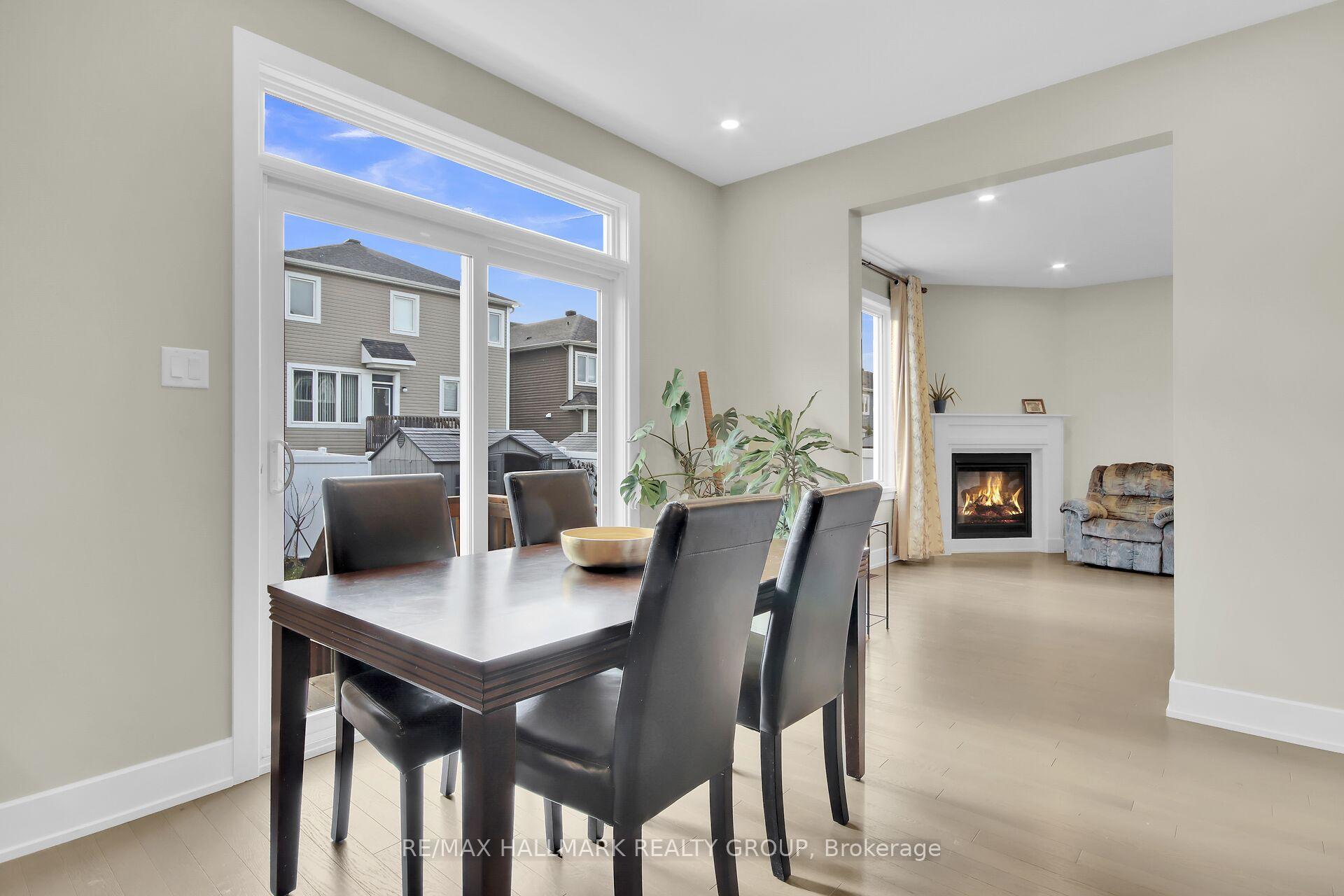 Photo 13 of 77 Axel Crescent, Ottawa, Kanata - Emerald Meadows/Trailwest — HOMEH