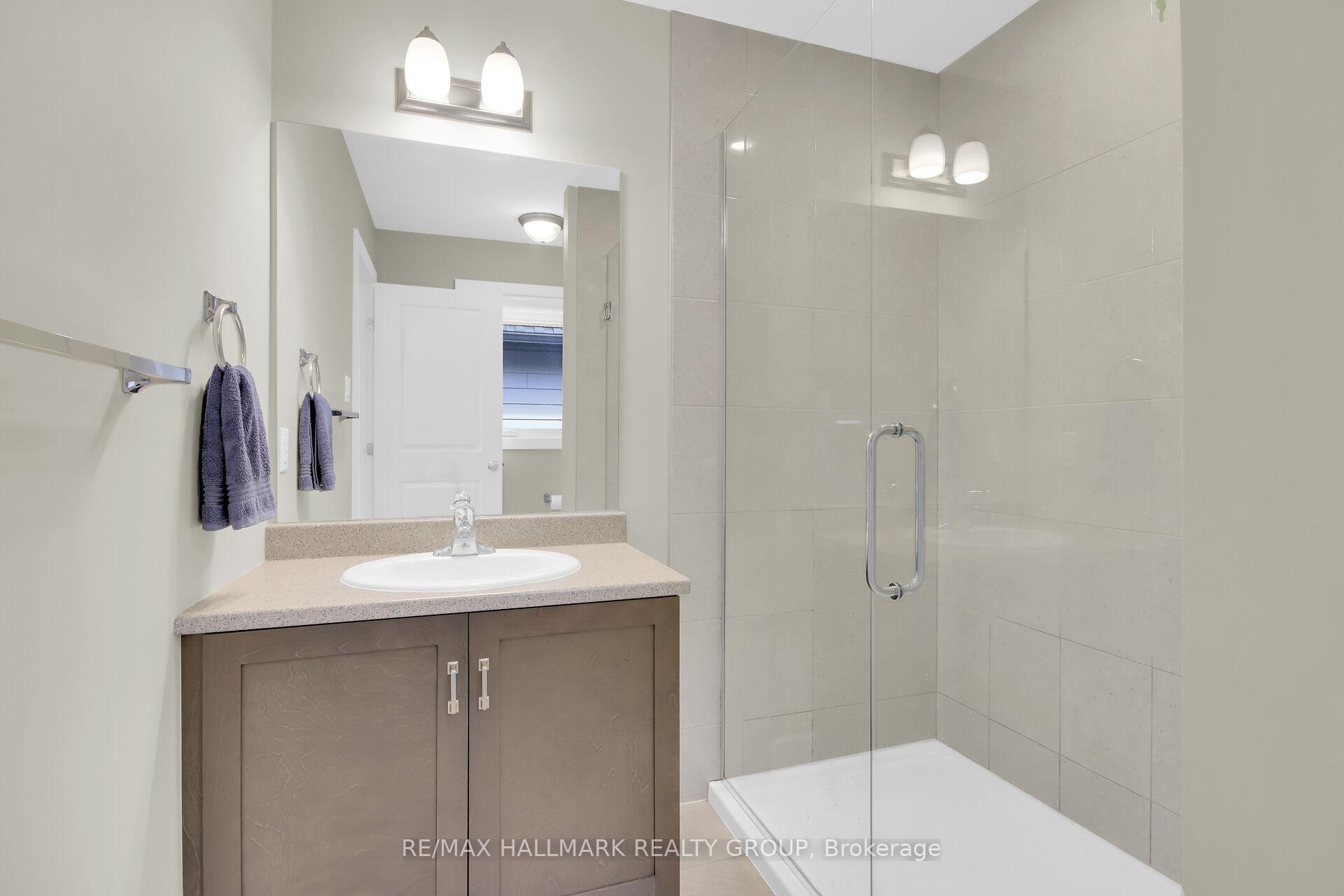 Photo 22 of 77 Axel Crescent, Ottawa, Kanata - Emerald Meadows/Trailwest — HOMEH