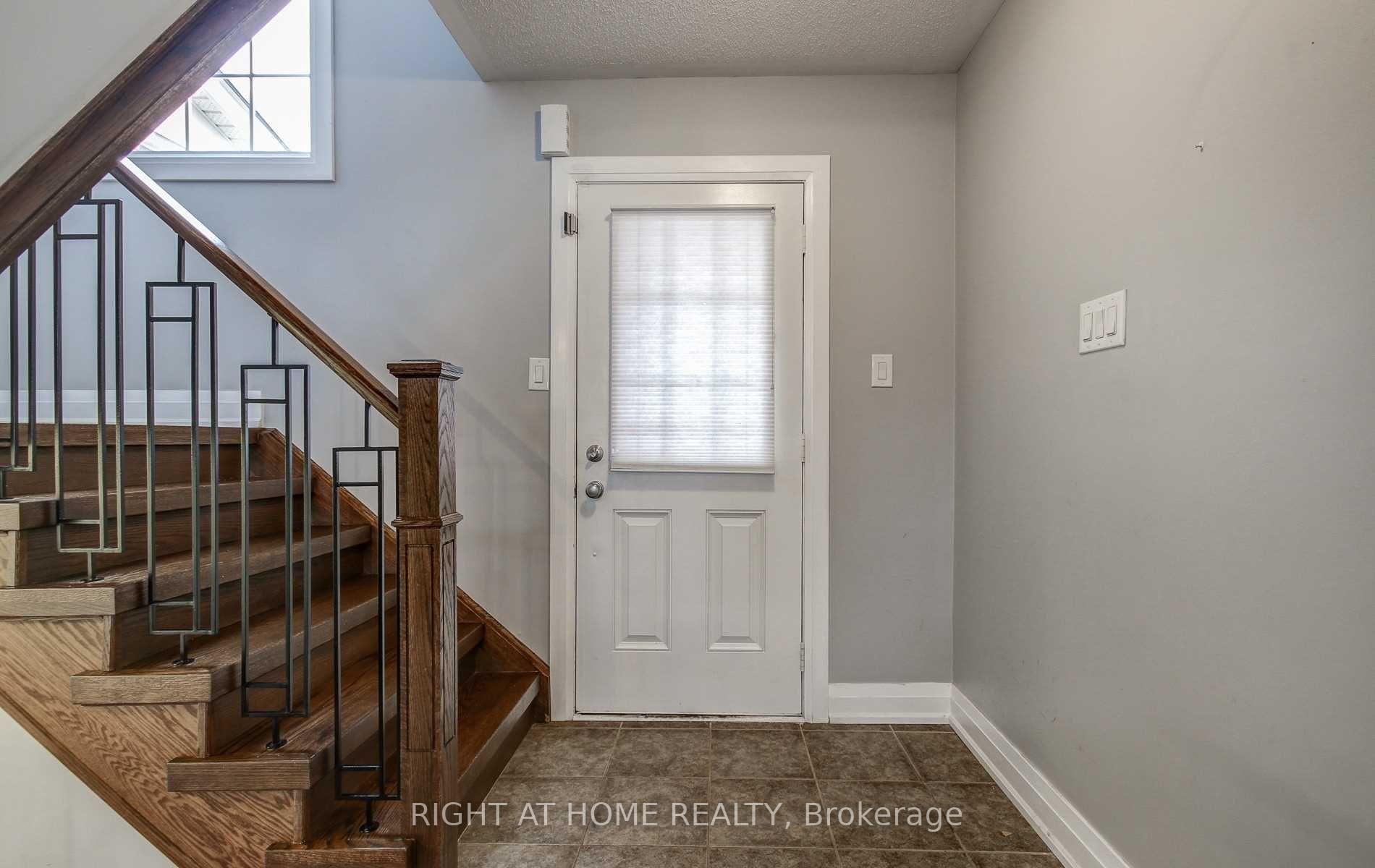 Photo 3 of 288 Woodley Crescent, Milton, Willmott — HOMEH
