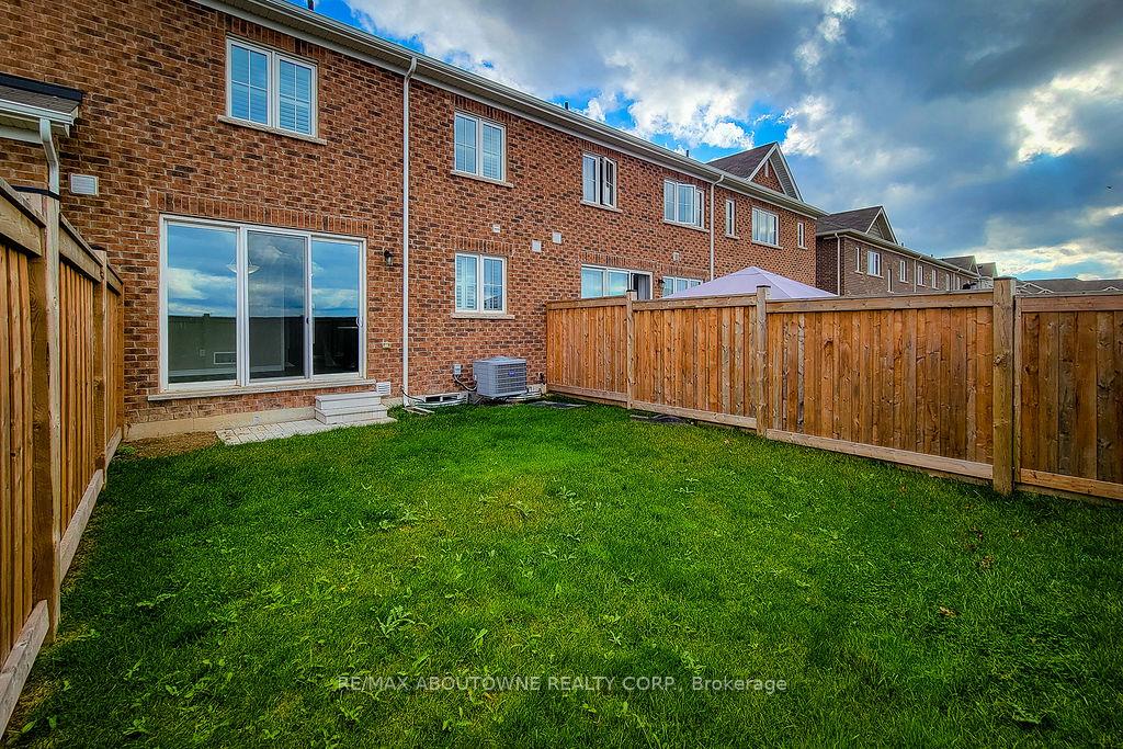 Photo 3 of 895 Ash Gate, Milton, Cobban — HOMEH