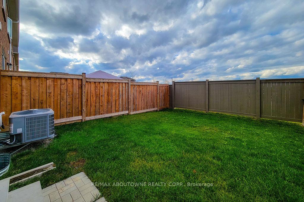 Photo 4 of 895 Ash Gate, Milton, Cobban — HOMEH
