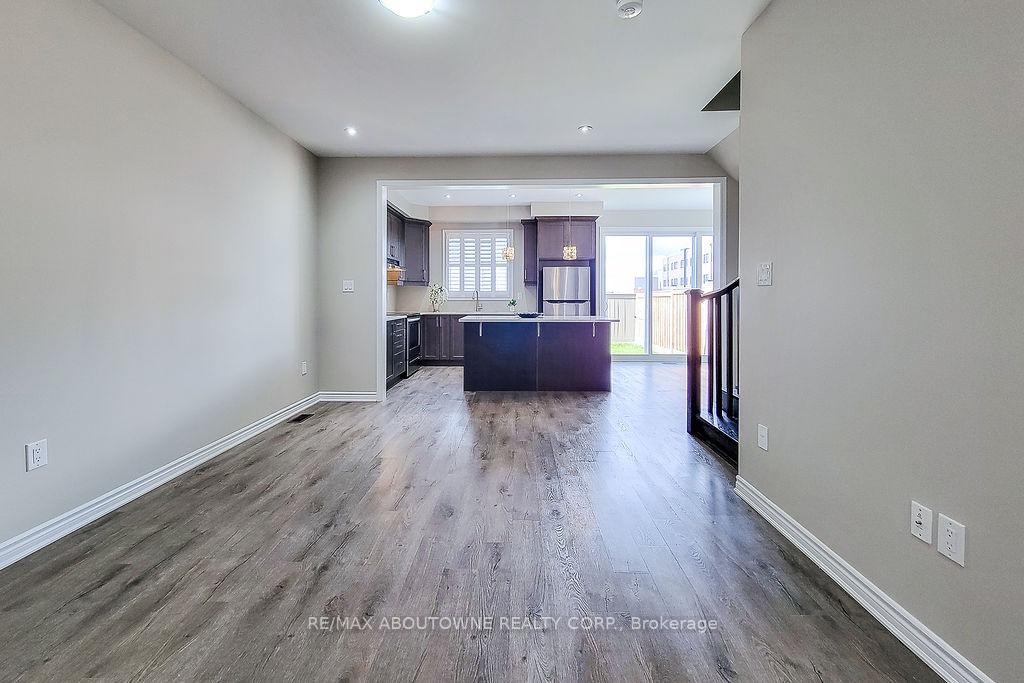 Photo 10 of 895 Ash Gate, Milton, Cobban — HOMEH