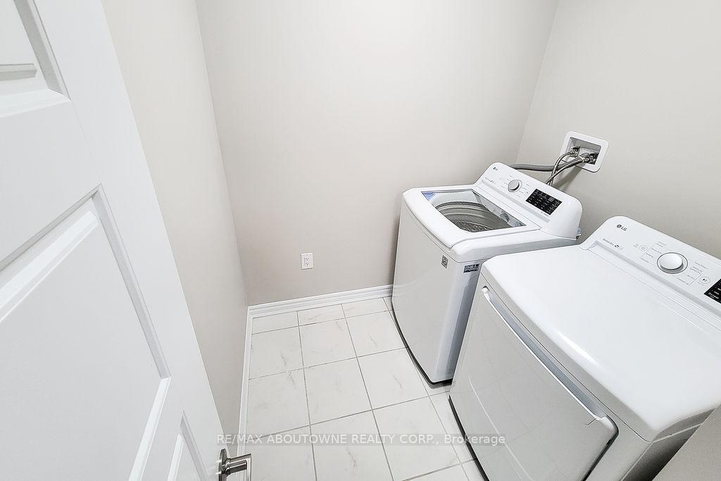 Photo 33 of 895 Ash Gate, Milton, Cobban — HOMEH