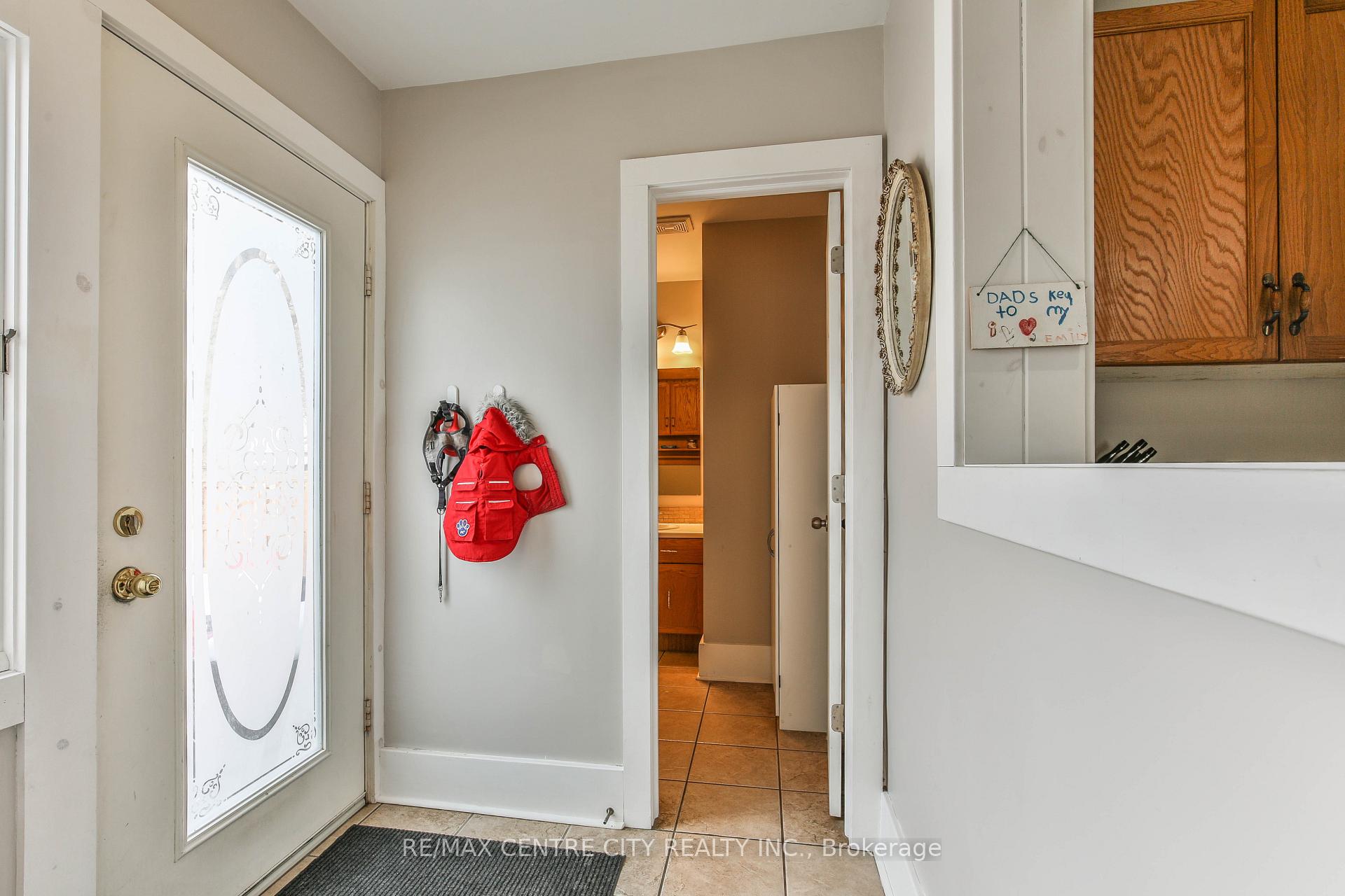 Photo 10 of 24 Fourth Avenue, Aylmer — HOMEH