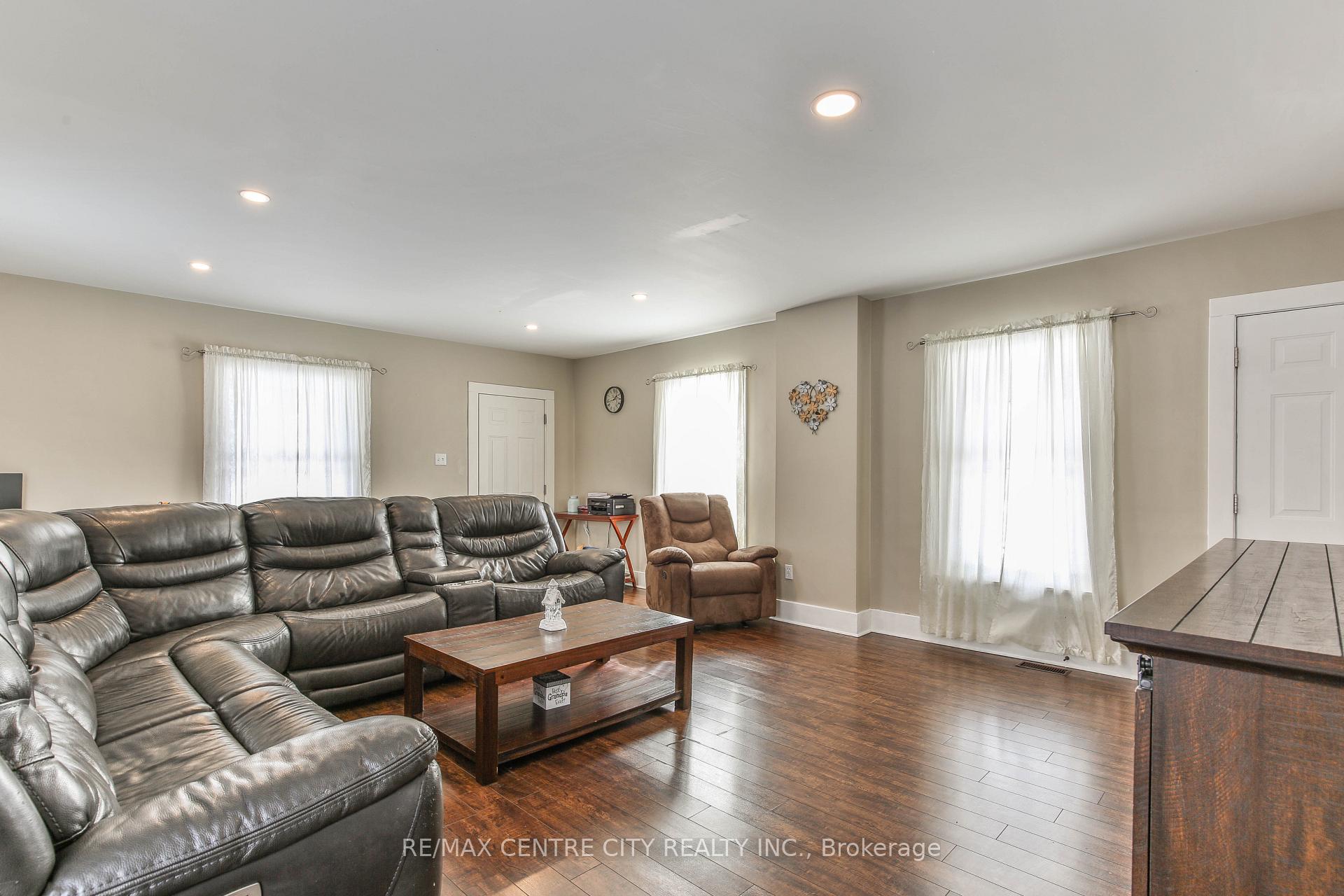 Photo 9 of 24 Fourth Avenue, Aylmer — HOMEH