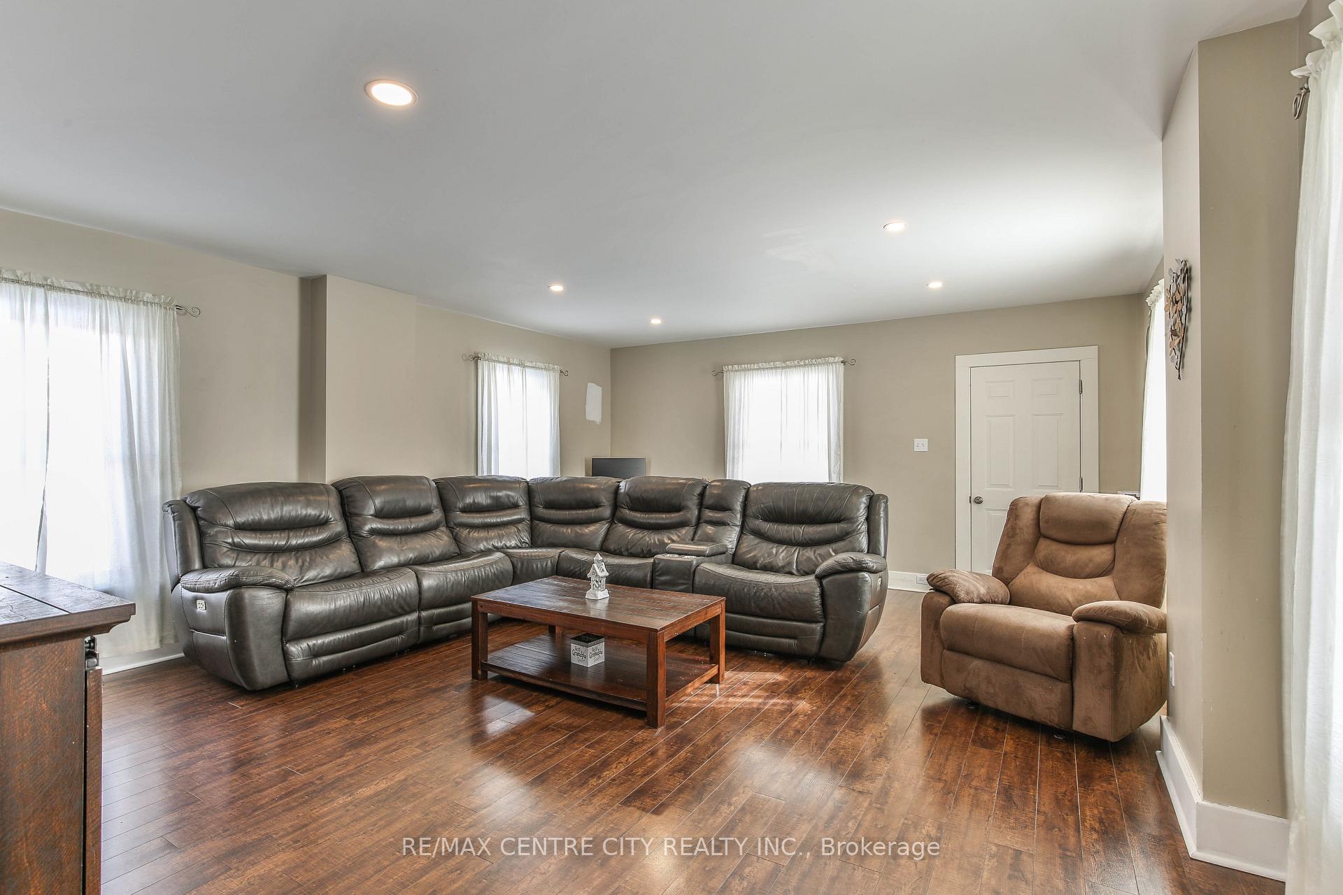 Photo 11 of 24 Fourth Avenue, Aylmer — HOMEH