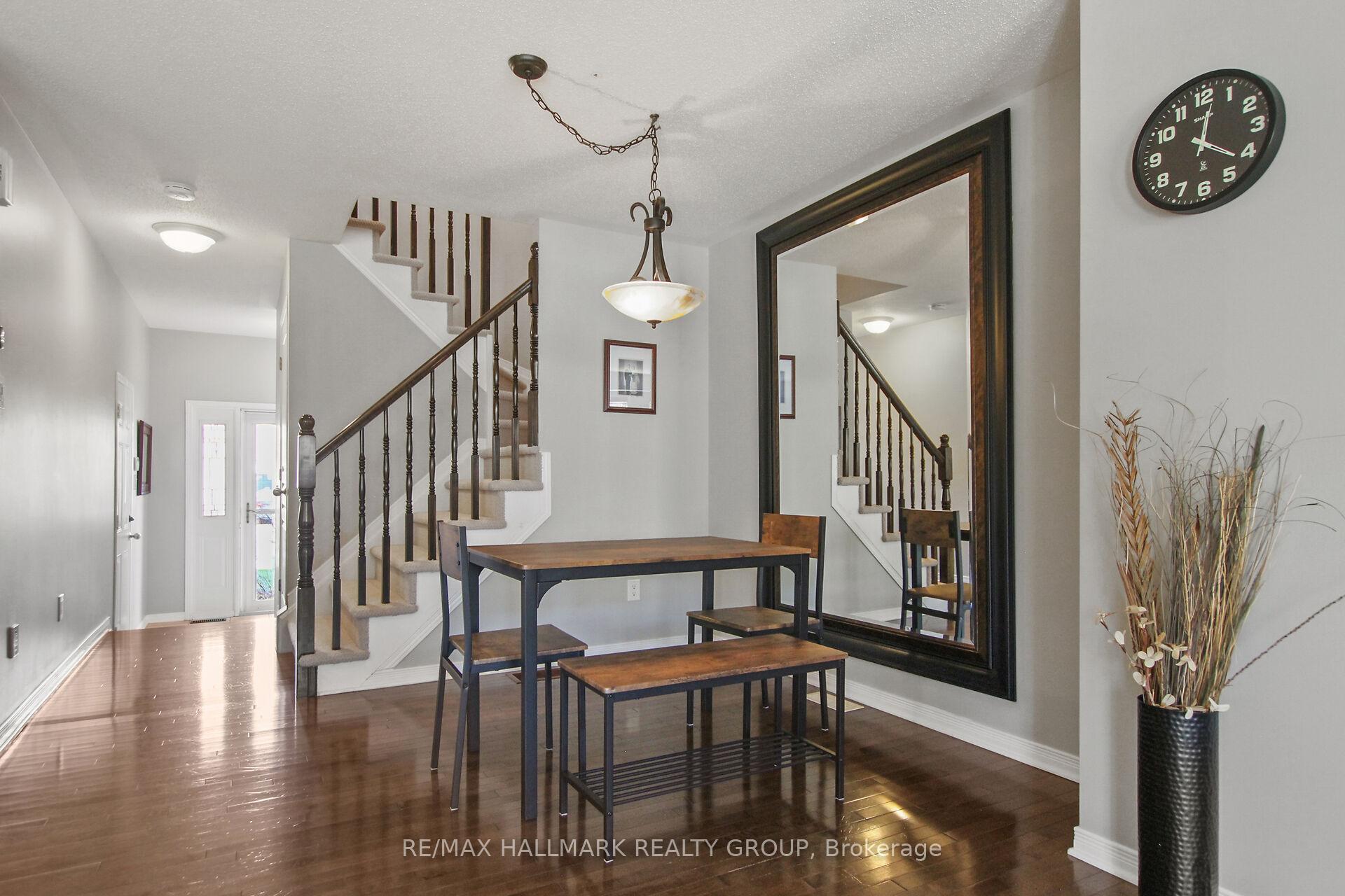Photo 4 of 504 Fordell Avenue, Ottawa, Kanata - Morgan's Grant/South March — HOMEH