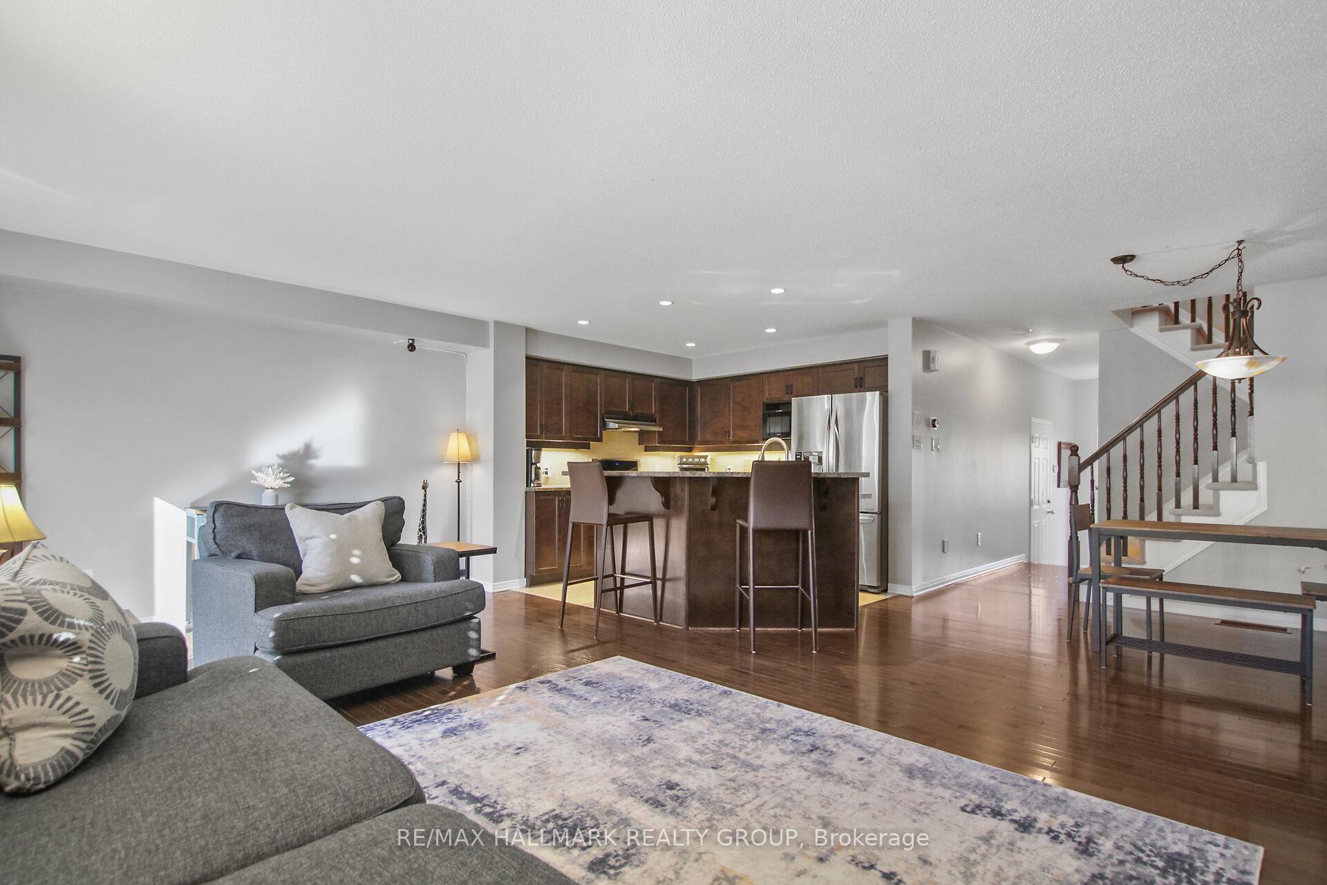Photo 10 of 504 Fordell Avenue, Ottawa, Kanata - Morgan's Grant/South March — HOMEH