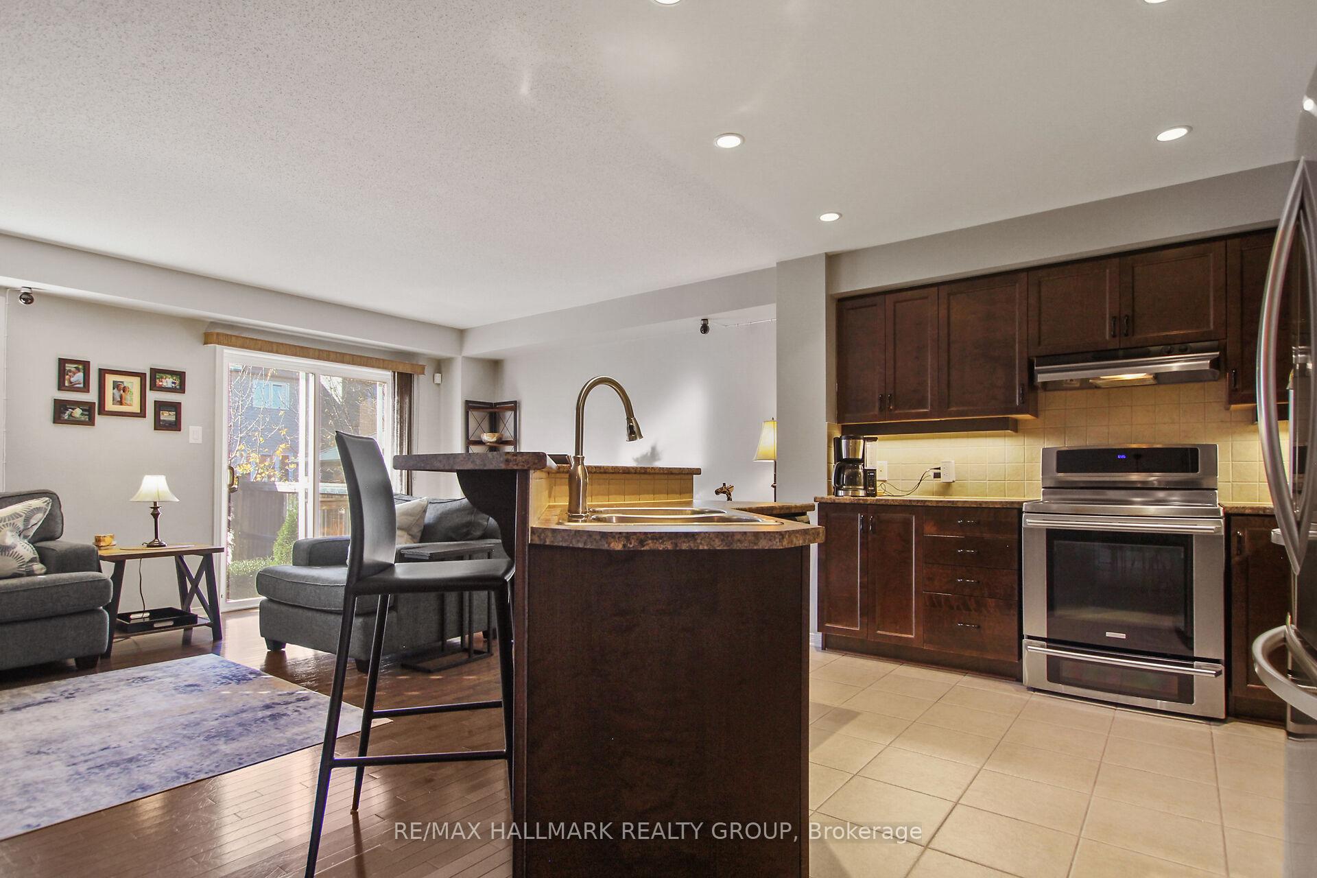 Photo 12 of 504 Fordell Avenue, Ottawa, Kanata - Morgan's Grant/South March — HOMEH