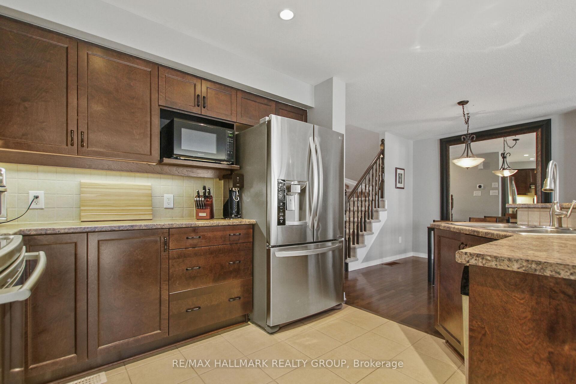 Photo 14 of 504 Fordell Avenue, Ottawa, Kanata - Morgan's Grant/South March — HOMEH