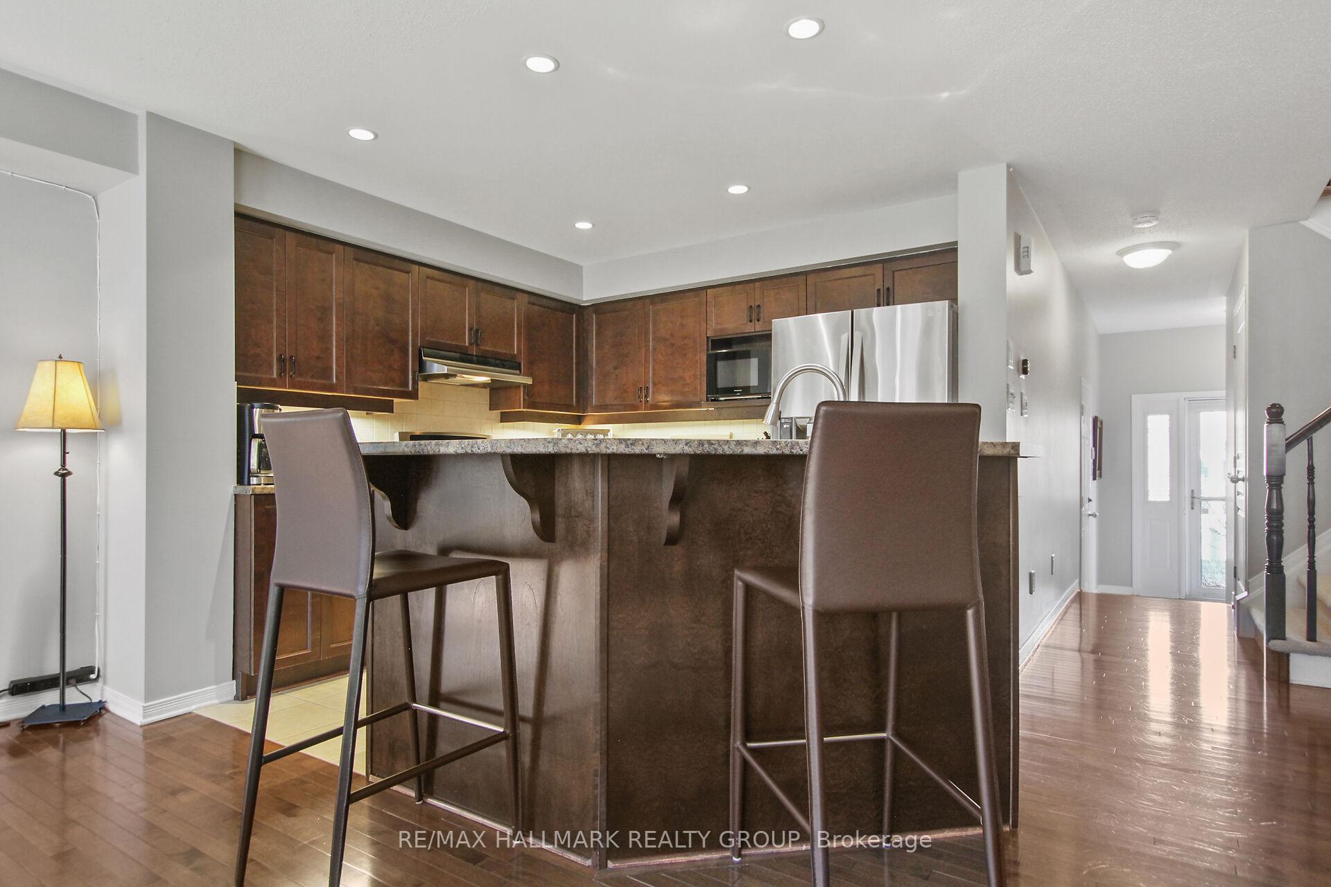 Photo 15 of 504 Fordell Avenue, Ottawa, Kanata - Morgan's Grant/South March — HOMEH