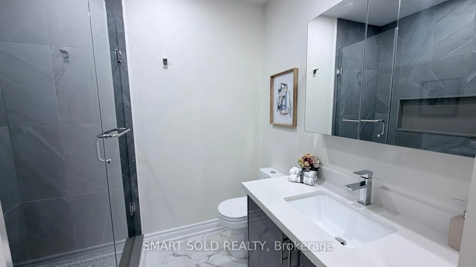 Photo 16 of 3 Manorwood Drive, Markham, Berczy — HOMEH
