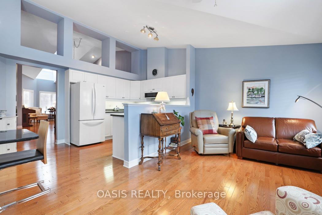 Photo 10 of 62 Waterthrush Crescent, Ottawa, Kanata - Bridlewood — HOMEH