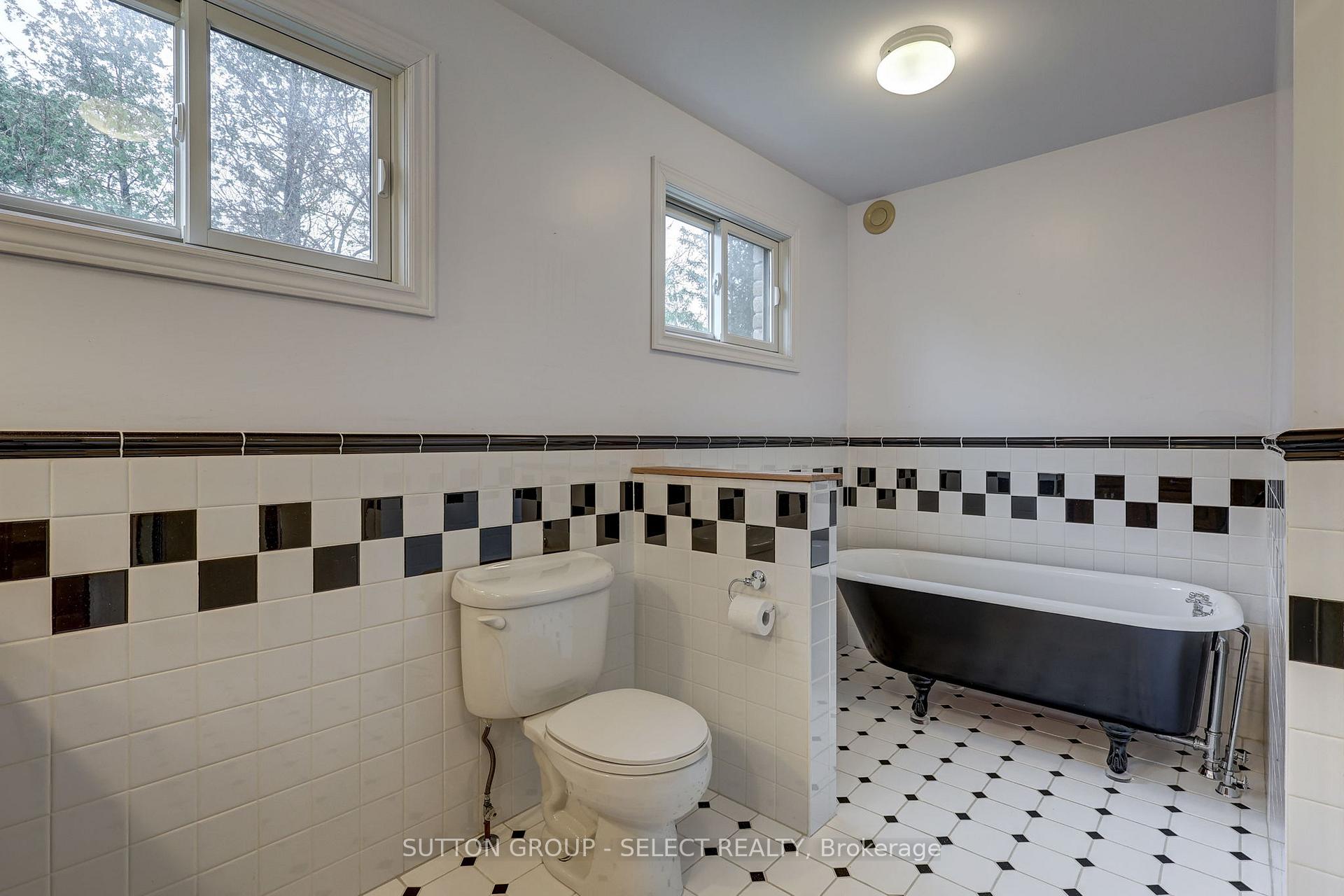 Photo 16 of 1 Howard Street W, Bluewater, Bayfield — HOMEH