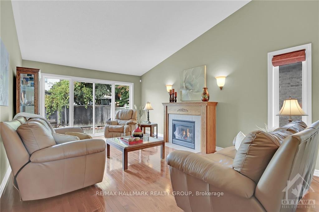 Photo 2 of 130 Granite Court, Ottawa, Kanata - Emerald Meadows/Trailwest — HOMEH