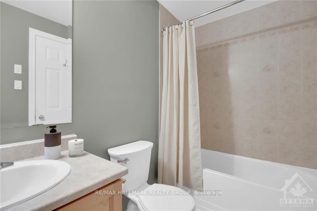 Photo 3 of 130 Granite Court, Ottawa, Kanata - Emerald Meadows/Trailwest — HOMEH