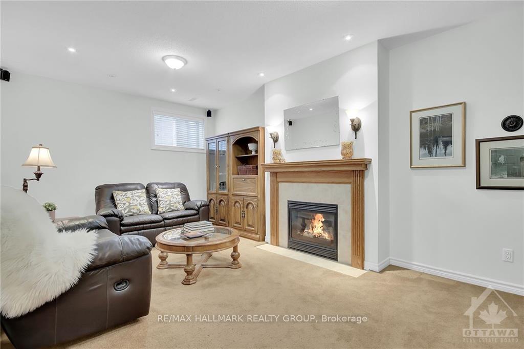 Photo 5 of 130 Granite Court, Ottawa, Kanata - Emerald Meadows/Trailwest — HOMEH