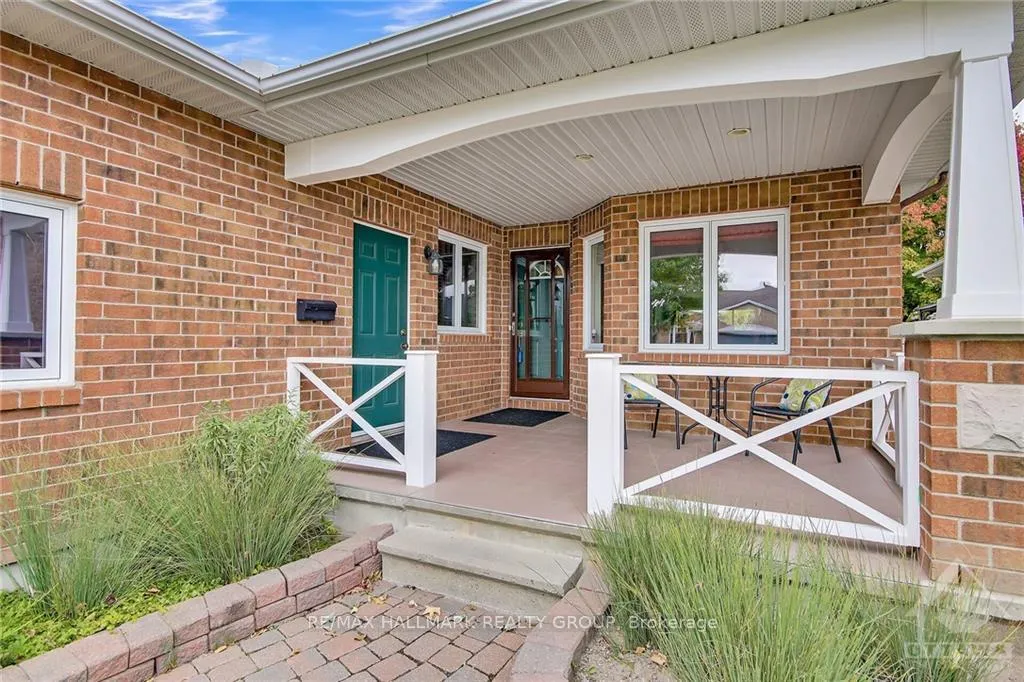 Photo 9 of 130 Granite Court, Ottawa, Kanata - Emerald Meadows/Trailwest — HOMEH